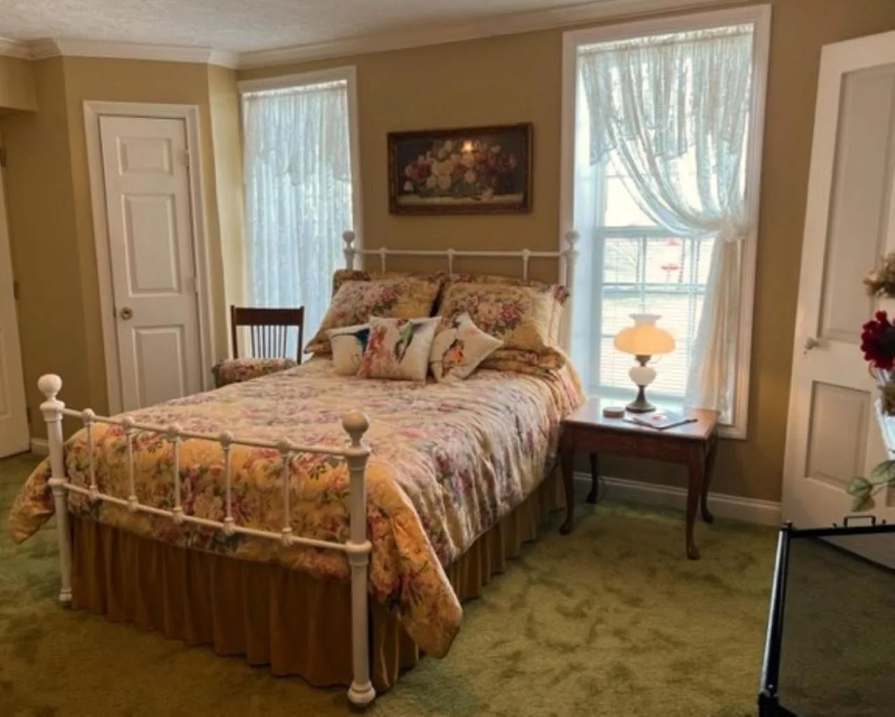 Property building in Rocky Hill Inn