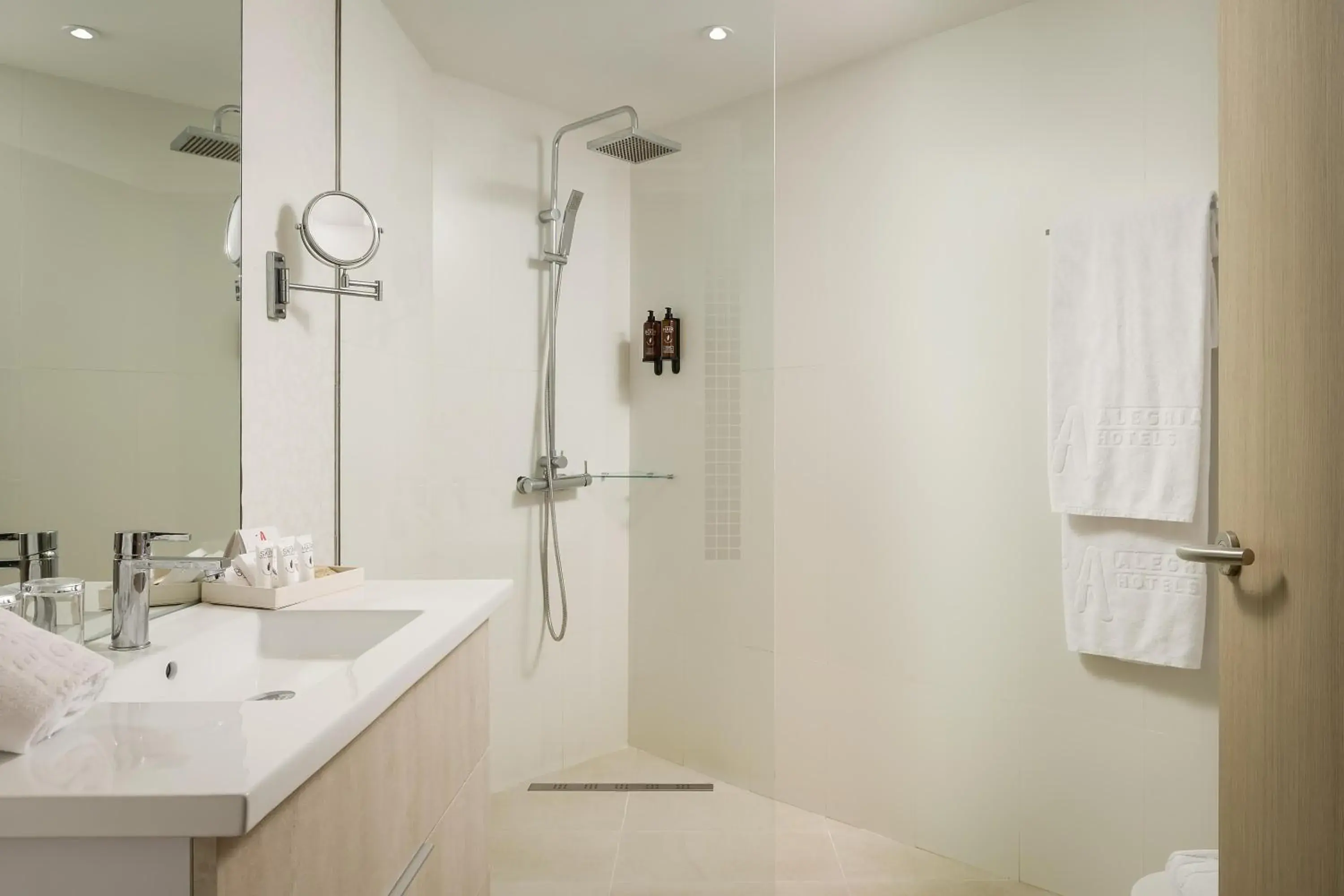 Bathroom in ALEGRIA Mar Mediterrania 4 Sup Adults Only Bathroom in ALEGRIA Mar Mediterrania 4 Sup Adults Only