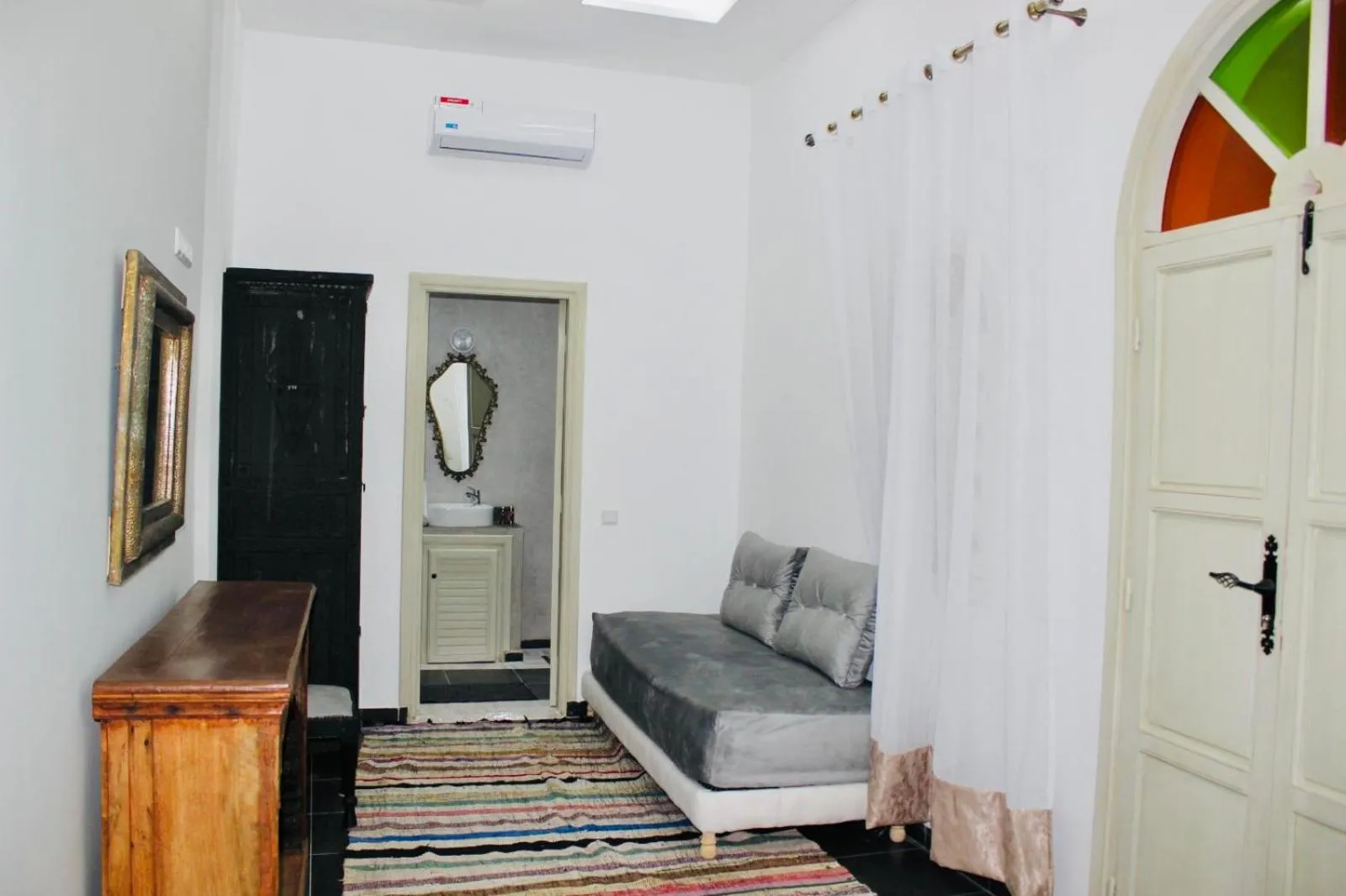 wardrobe in DAR Riad Jomana