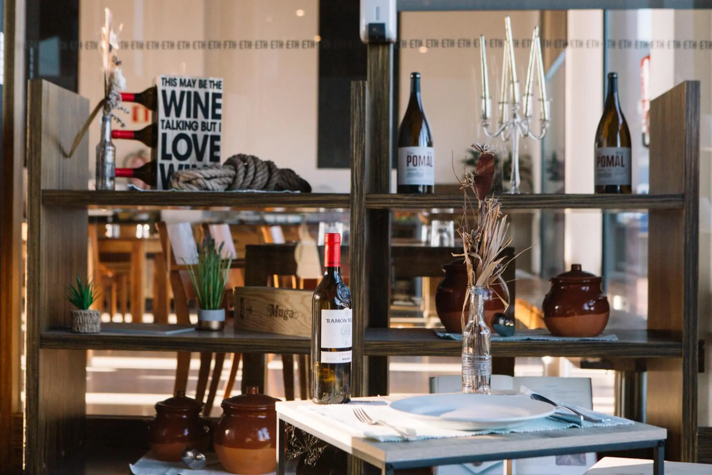 Lounge or bar in ETH Rioja Lounge or bar in ETH Rioja