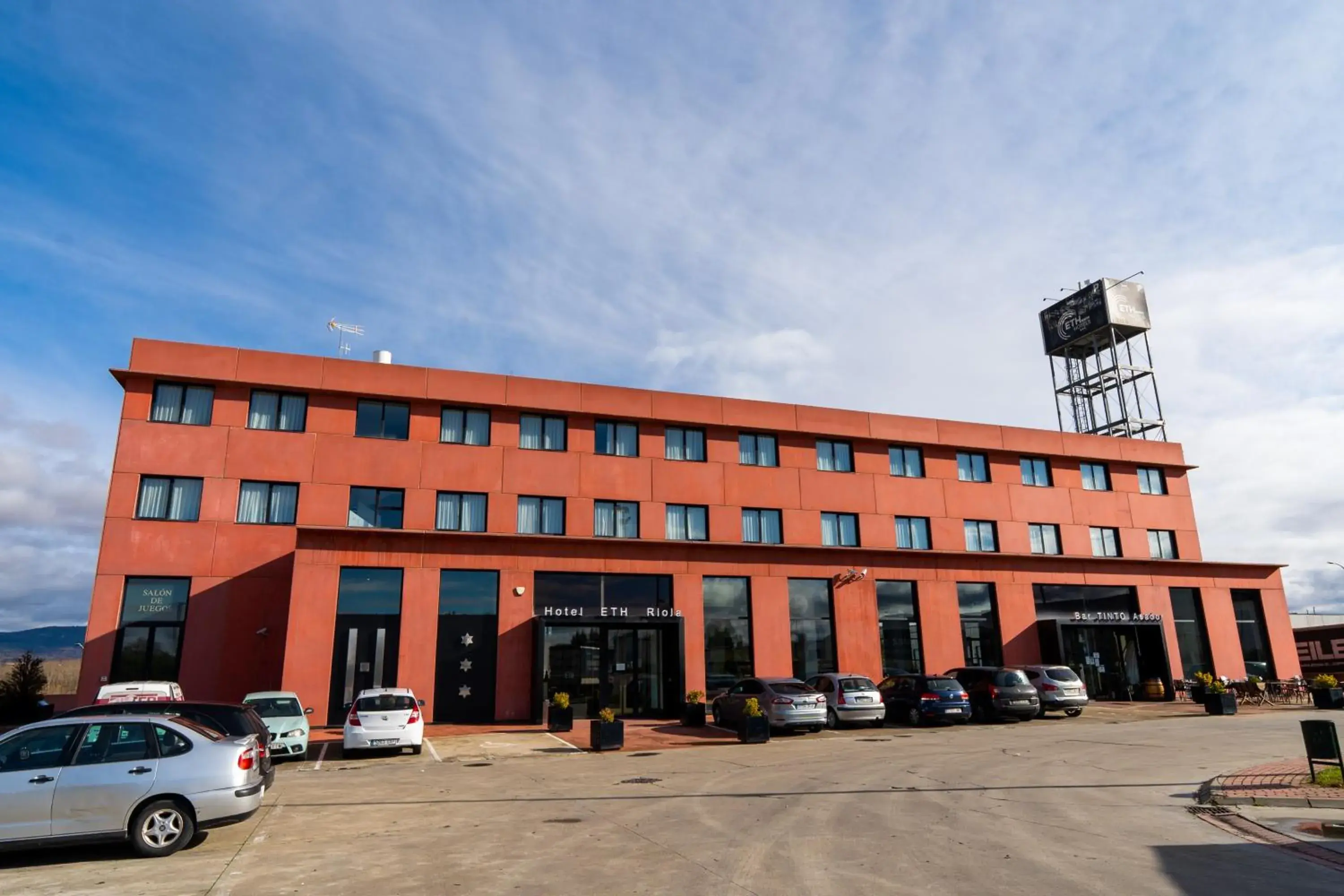 Facade/entrance in ETH Rioja Facade/entrance in ETH Rioja