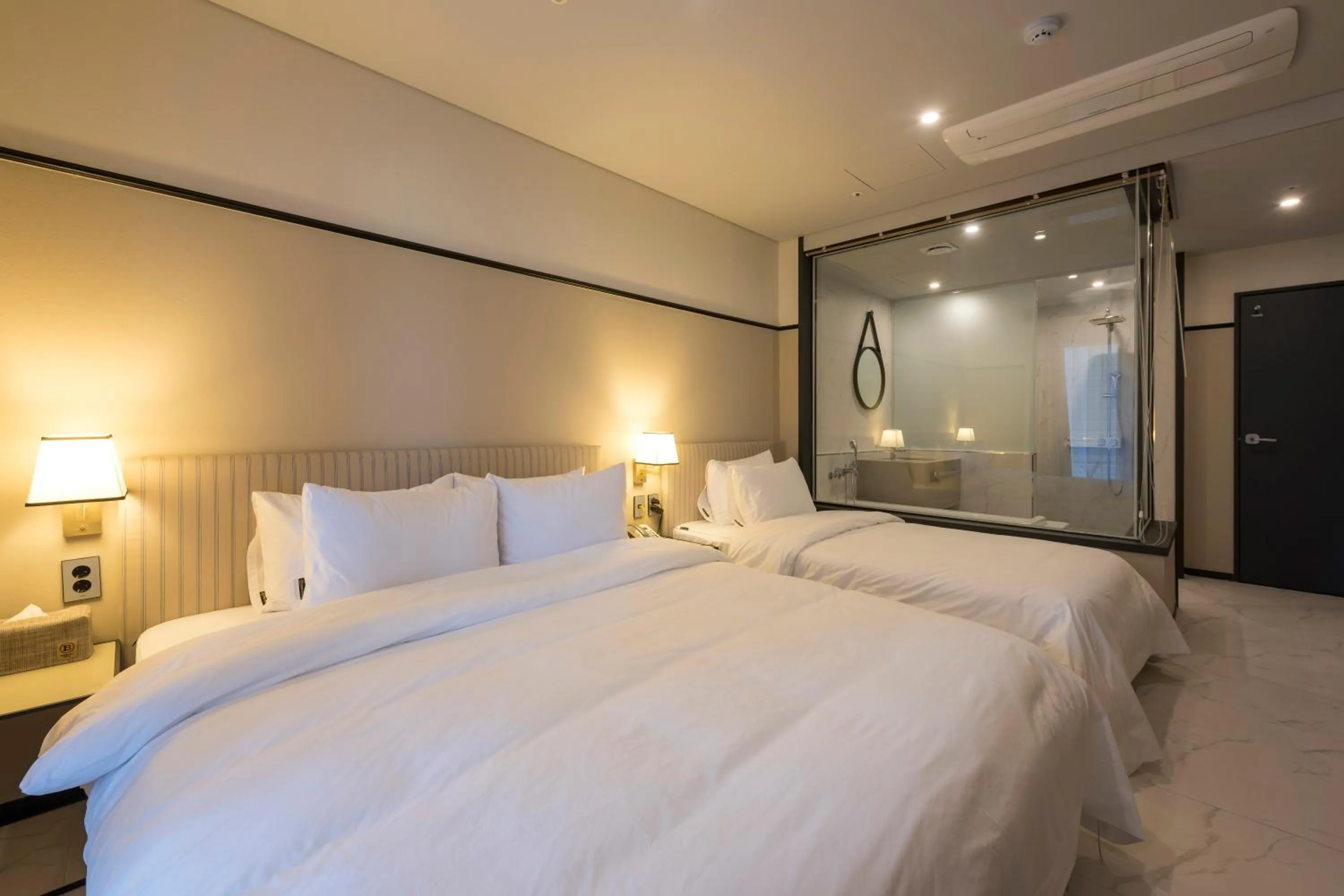 Bed in Browndot hotel Guseo