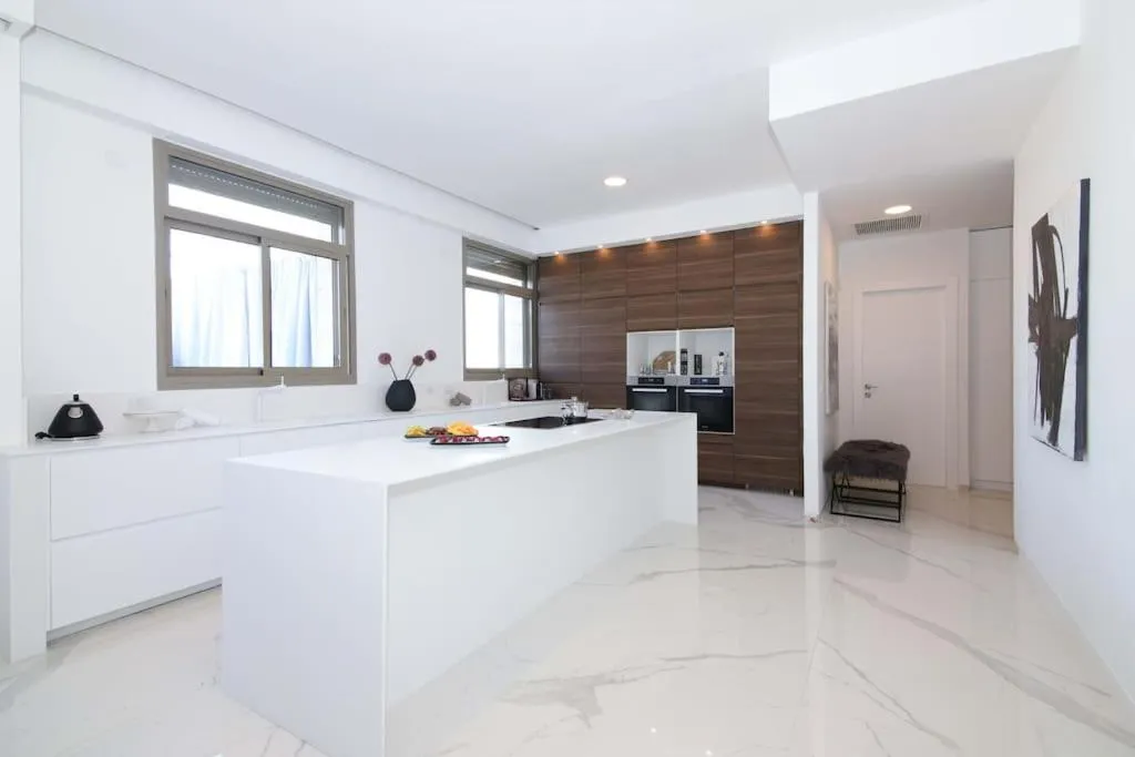 The Penthouse Of Haneviim court