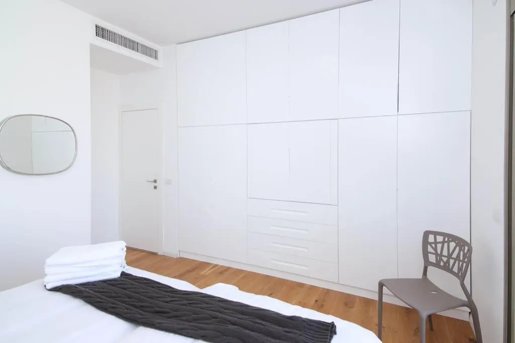 Bed in The Penthouse Of Haneviim court