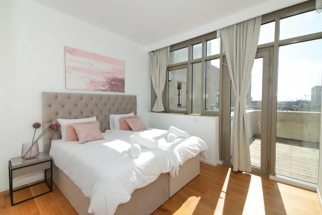 Bed in The Penthouse Of Haneviim court