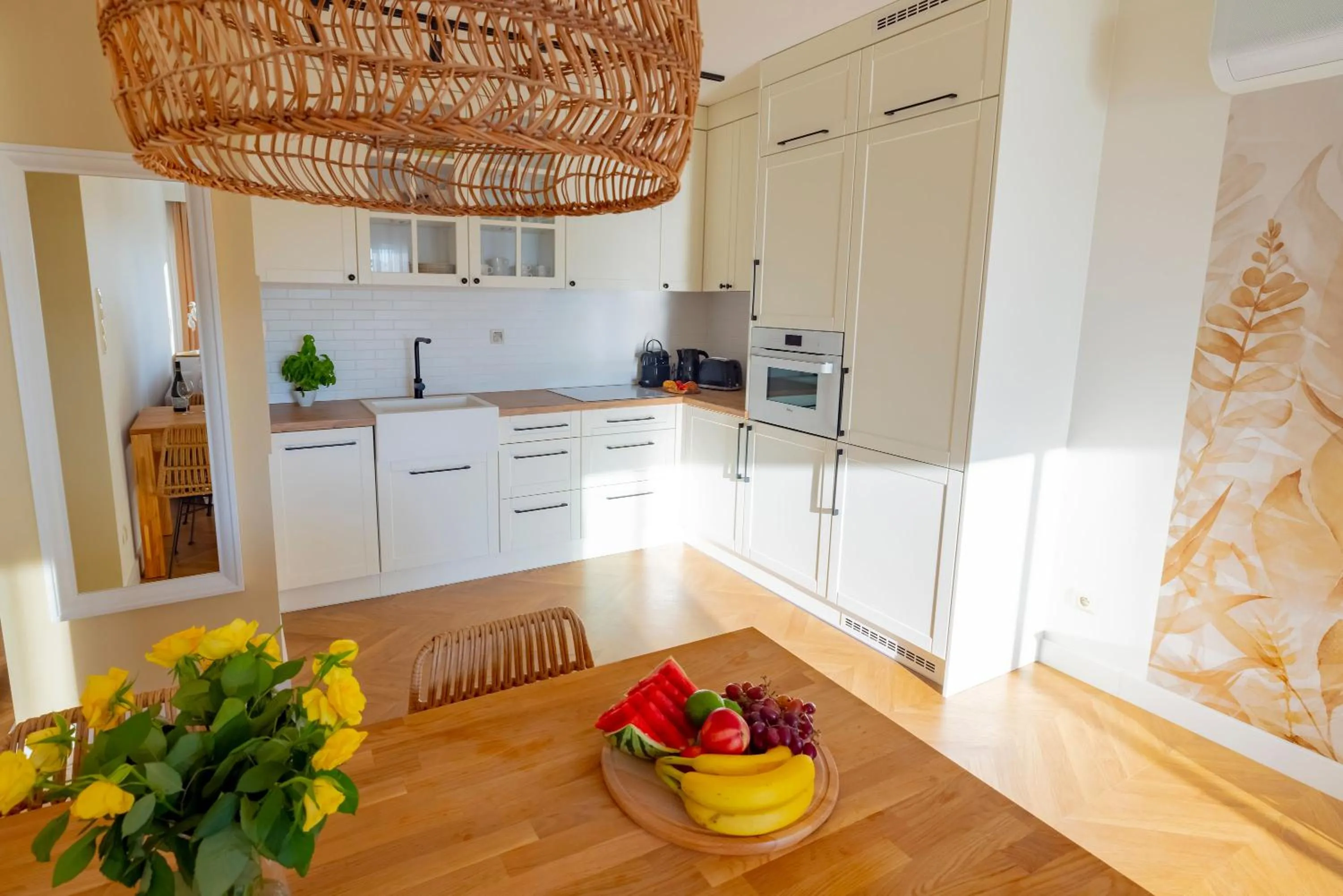 Apartament ODNOWA z widokiem na morze, basen i jacuzzi