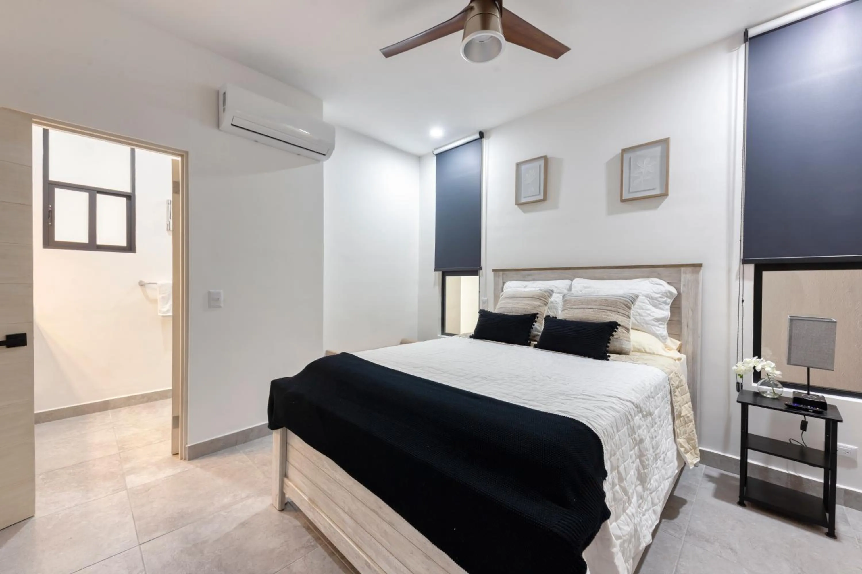 Bedroom, Bed in Pedregal Towers