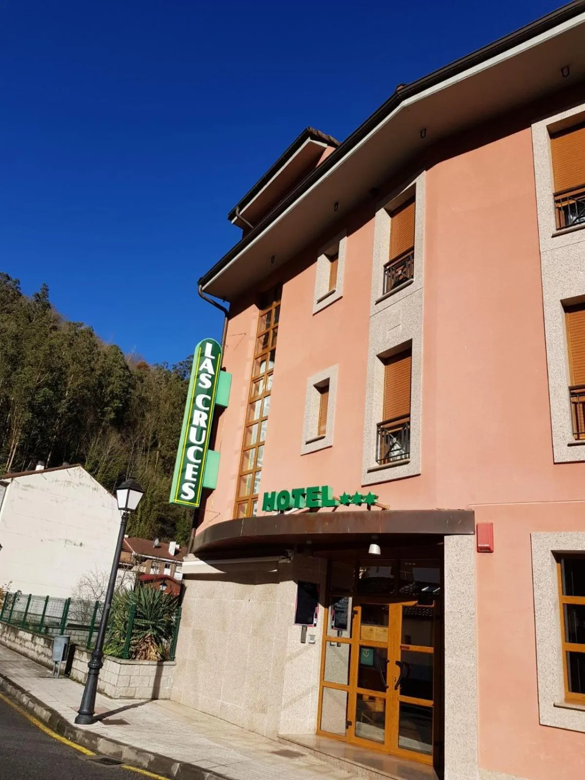 Property building in Hotel las Cruces