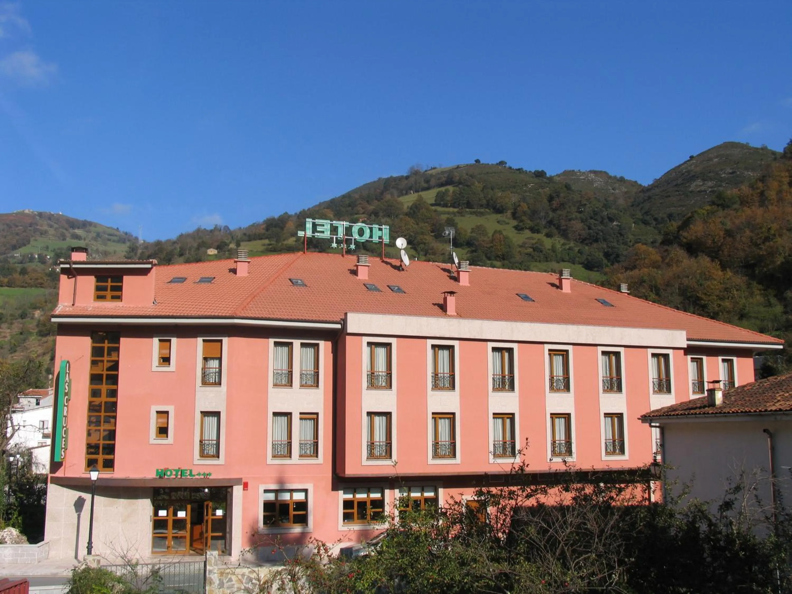 Facade/entrance in Hotel las Cruces
