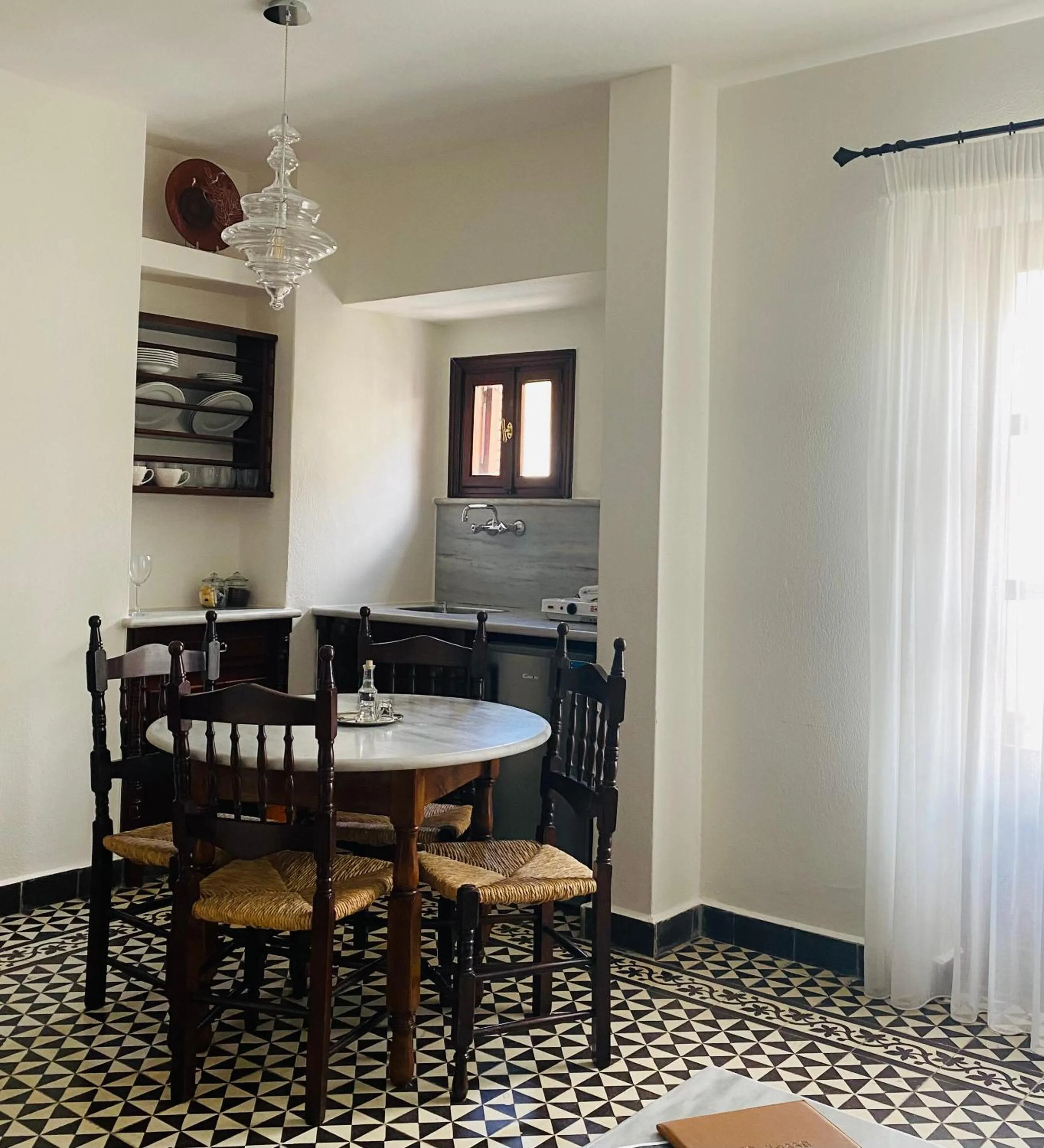 Kitchen or kitchenette in Palazzo Arhontiko Apartments