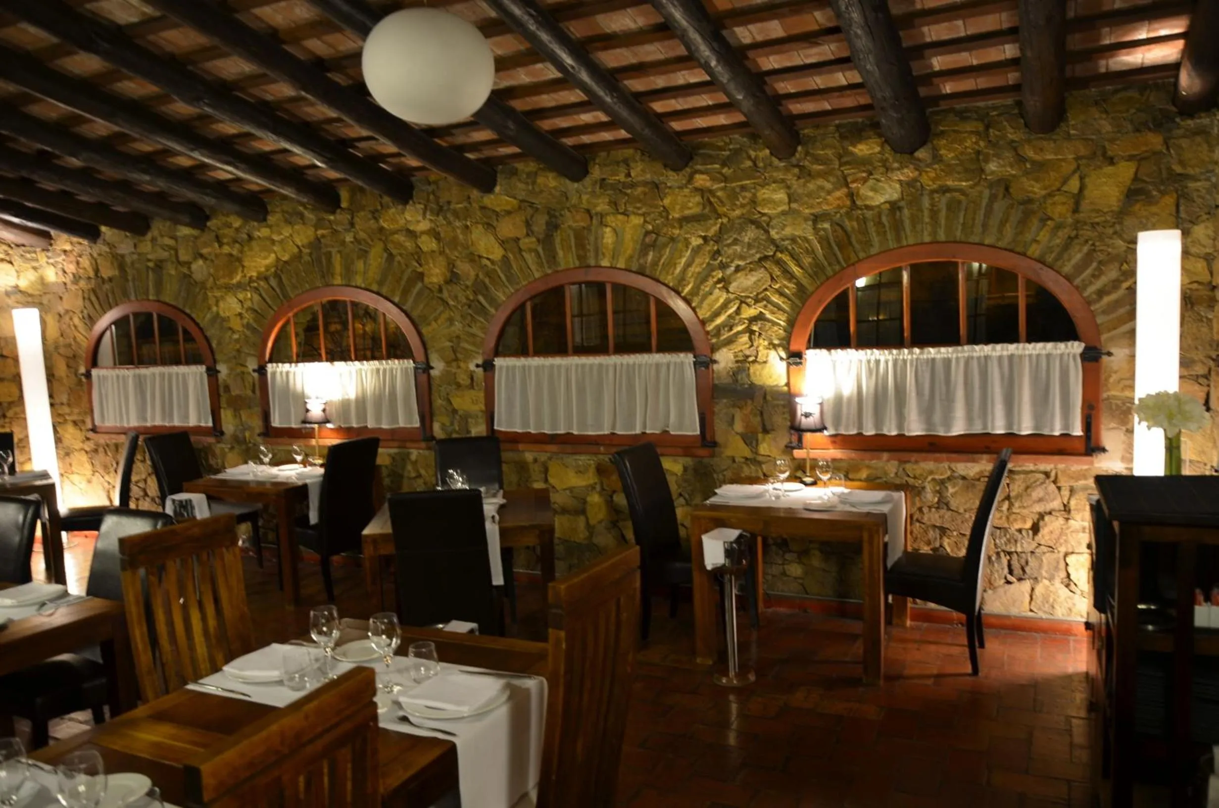 Restaurant/places to eat in Hotel Galena Mas Comangau
