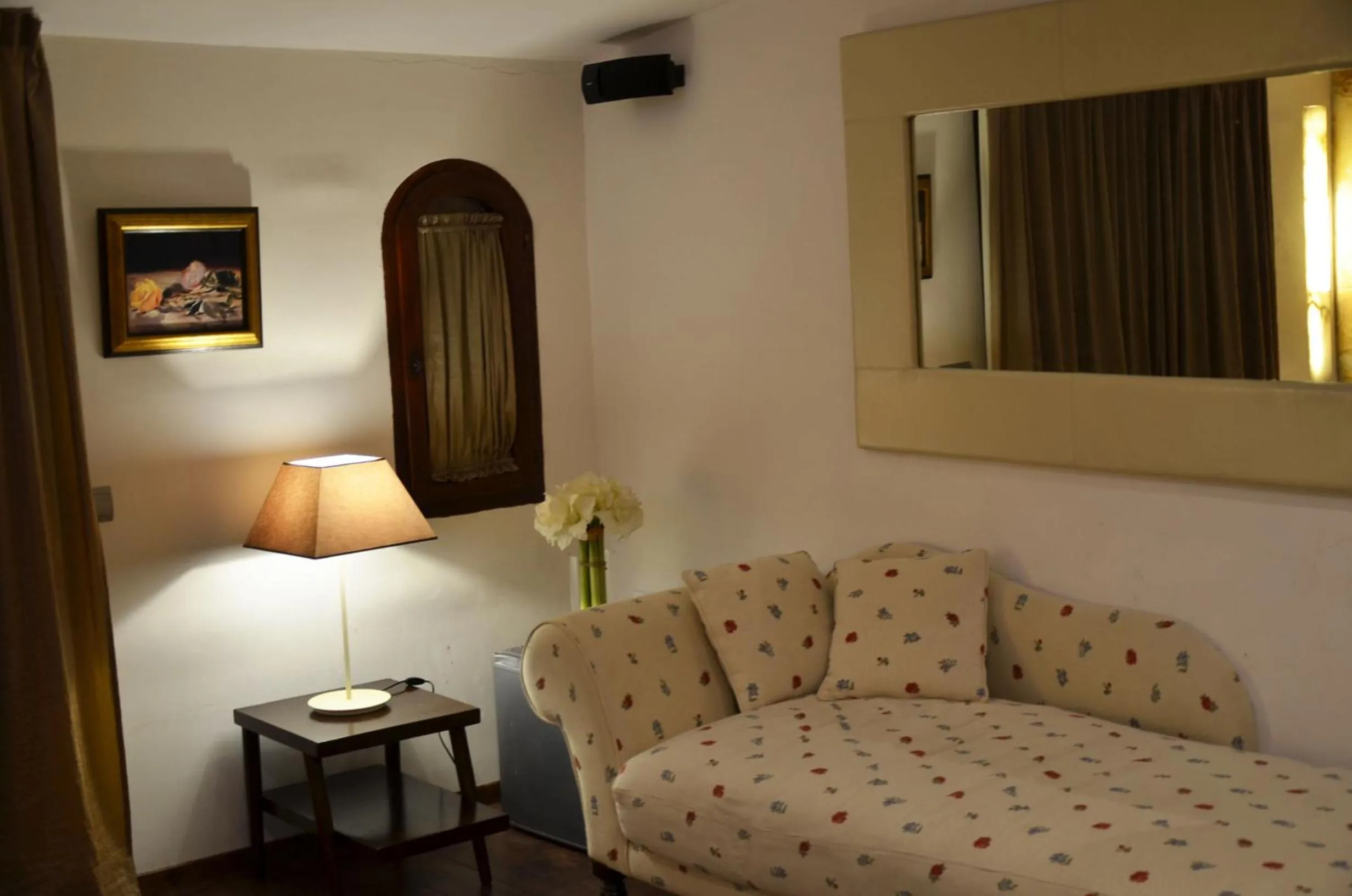 Decorative detail, Bed in Hotel Galena Mas Comangau