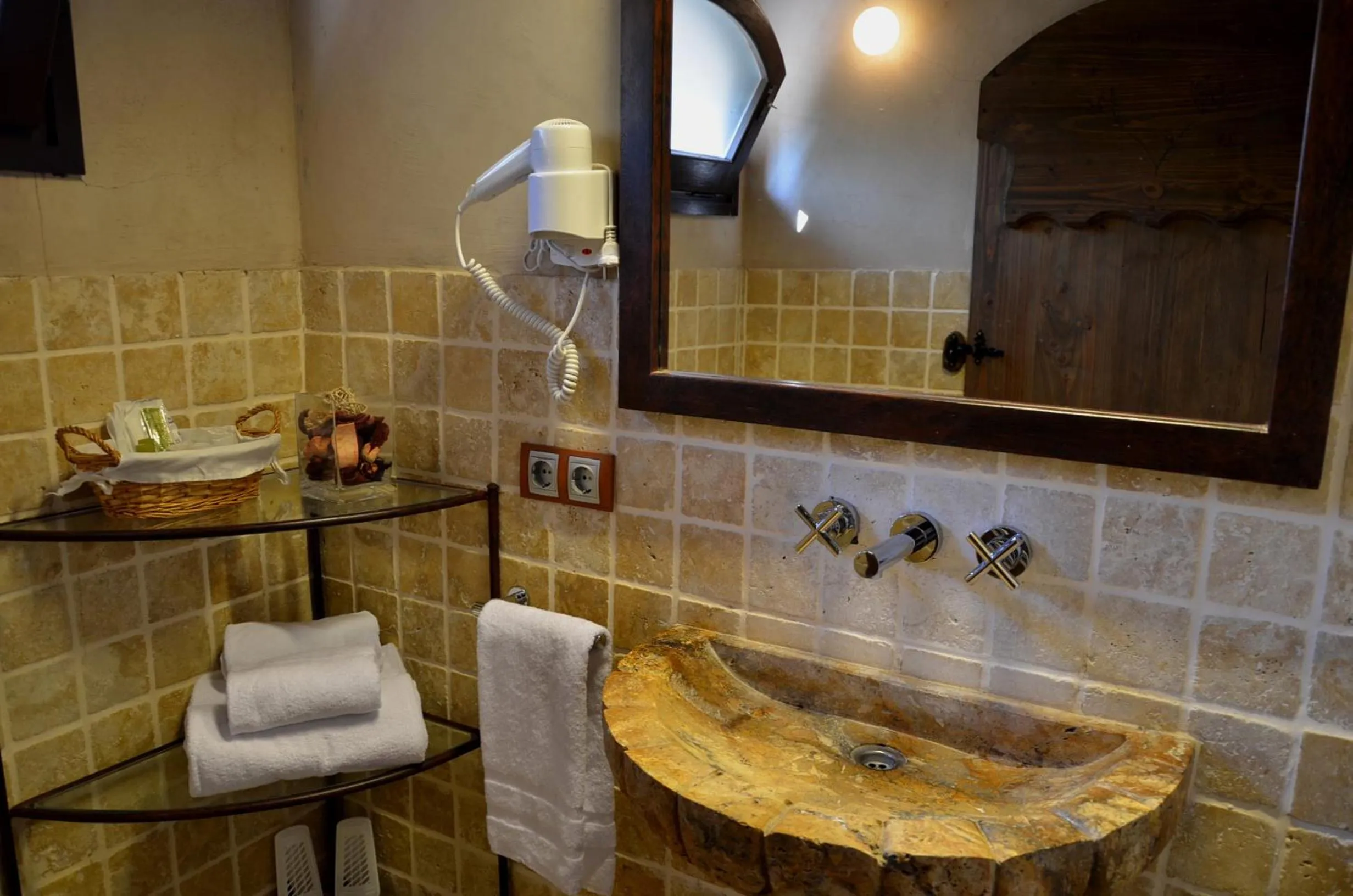 Bathroom in Hotel Galena Mas Comangau