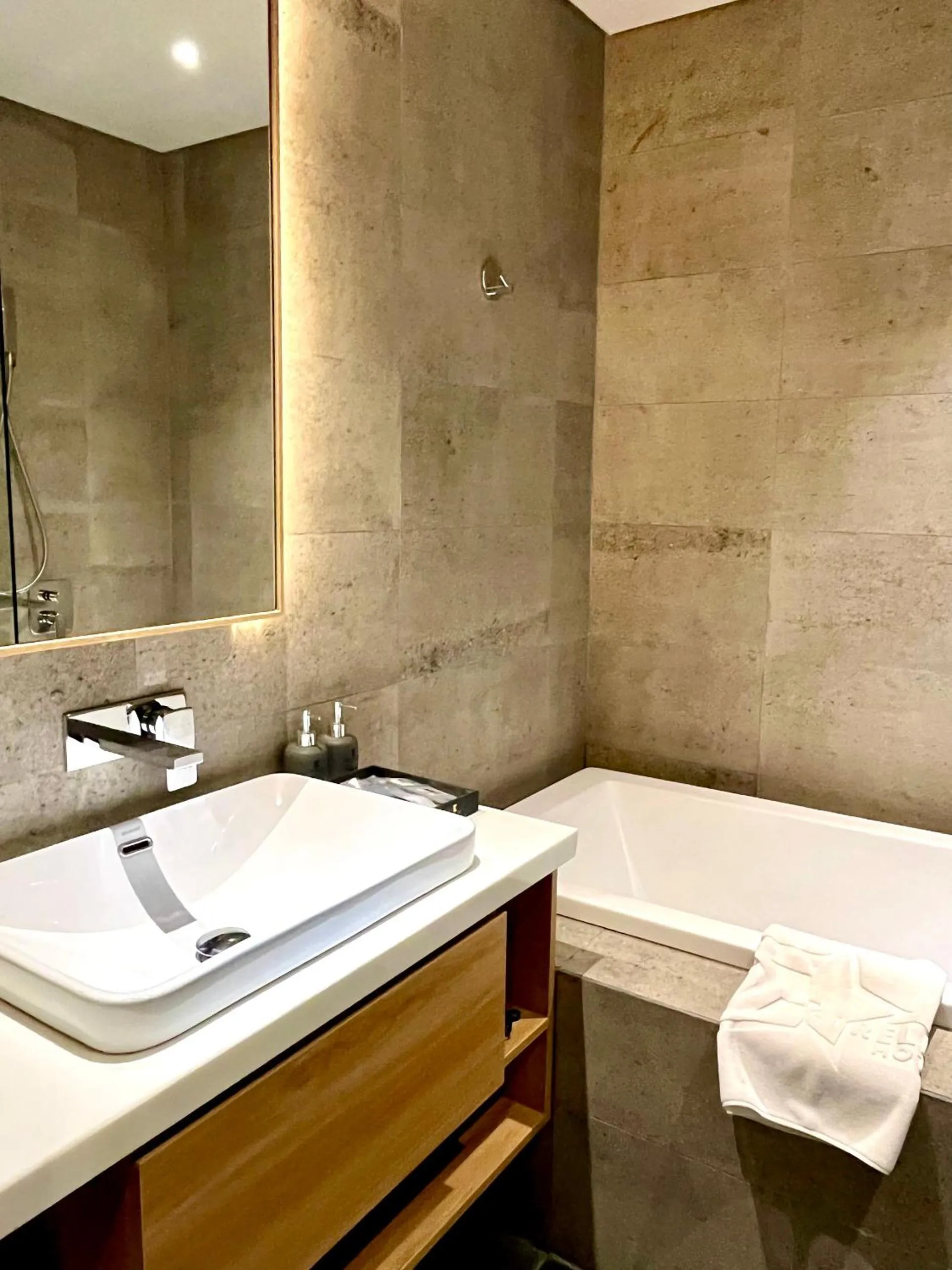 Bath in Estrella Boutique Hotel