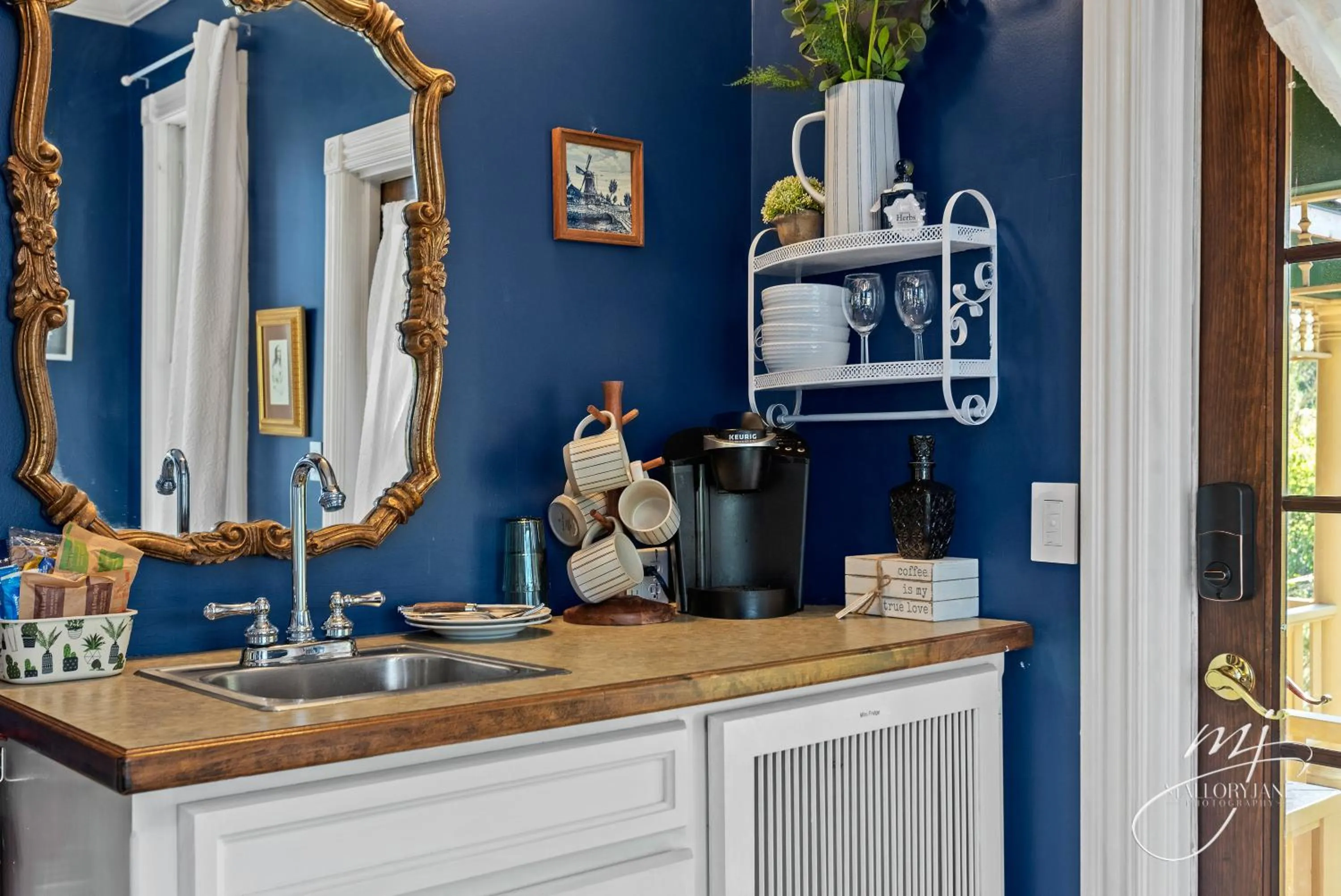 The 1883 Peabody House Bed & Breakfast