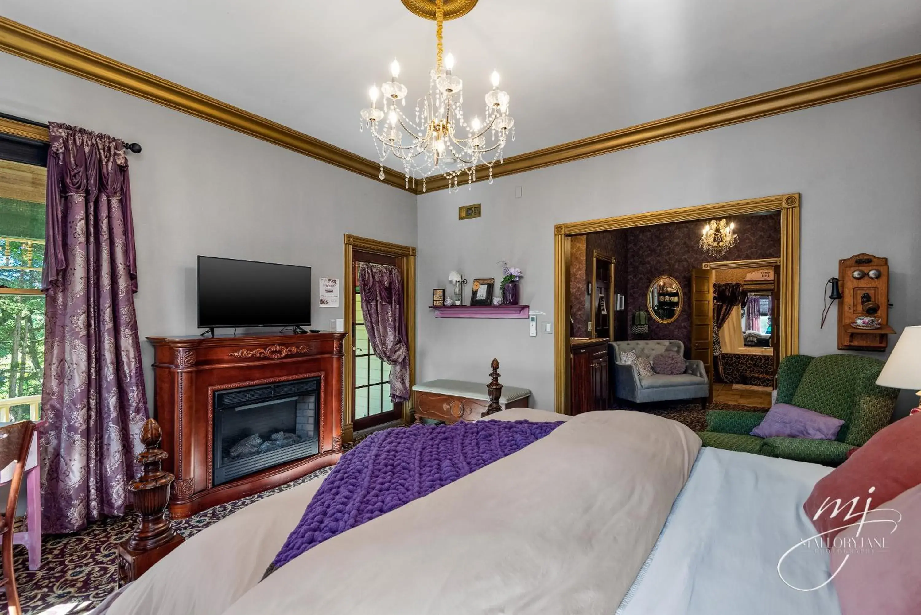 King Room with Balcony in The 1883 Peabody House Bed & Breakfast King Room with Balcony in The 1883 Peabody House Bed & Breakfast