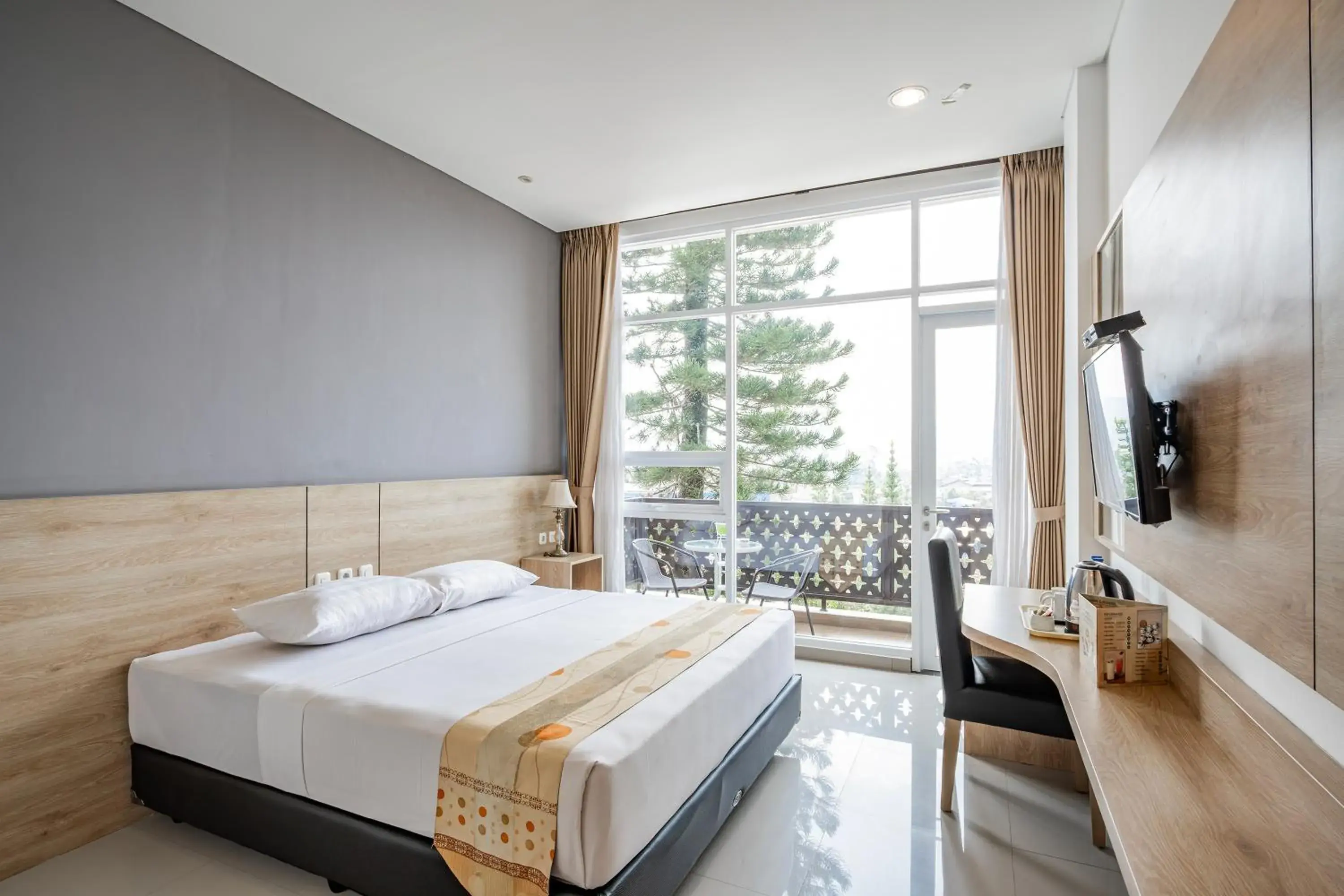 Bed in Hotel Pesona Ciwidey Bed in Hotel Pesona Ciwidey