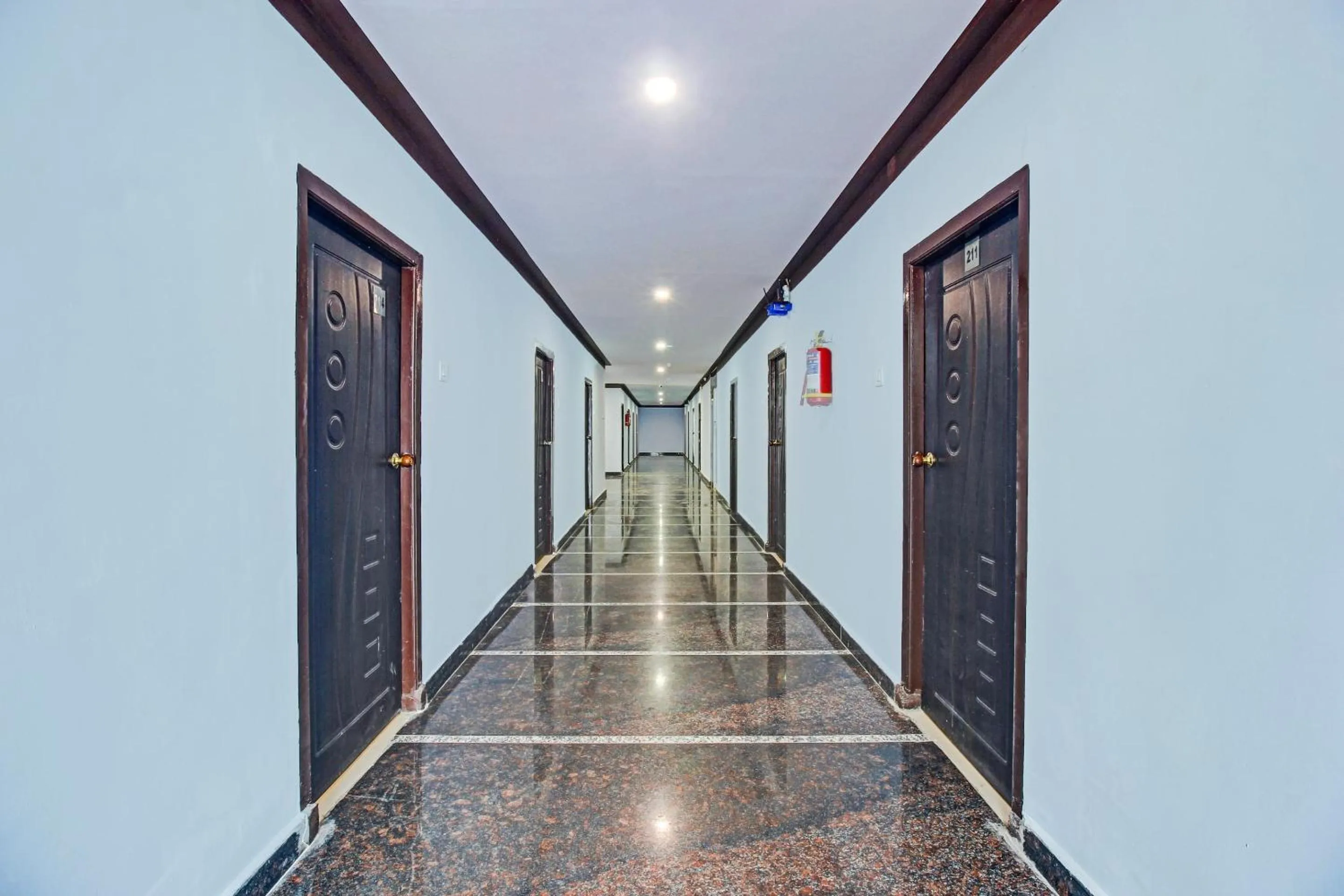 Lobby or reception in Hotel O Srinika Grand NEAR Shamshabad Airport