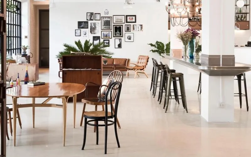 Restaurant/places to eat in Beat Hotel Bangkok