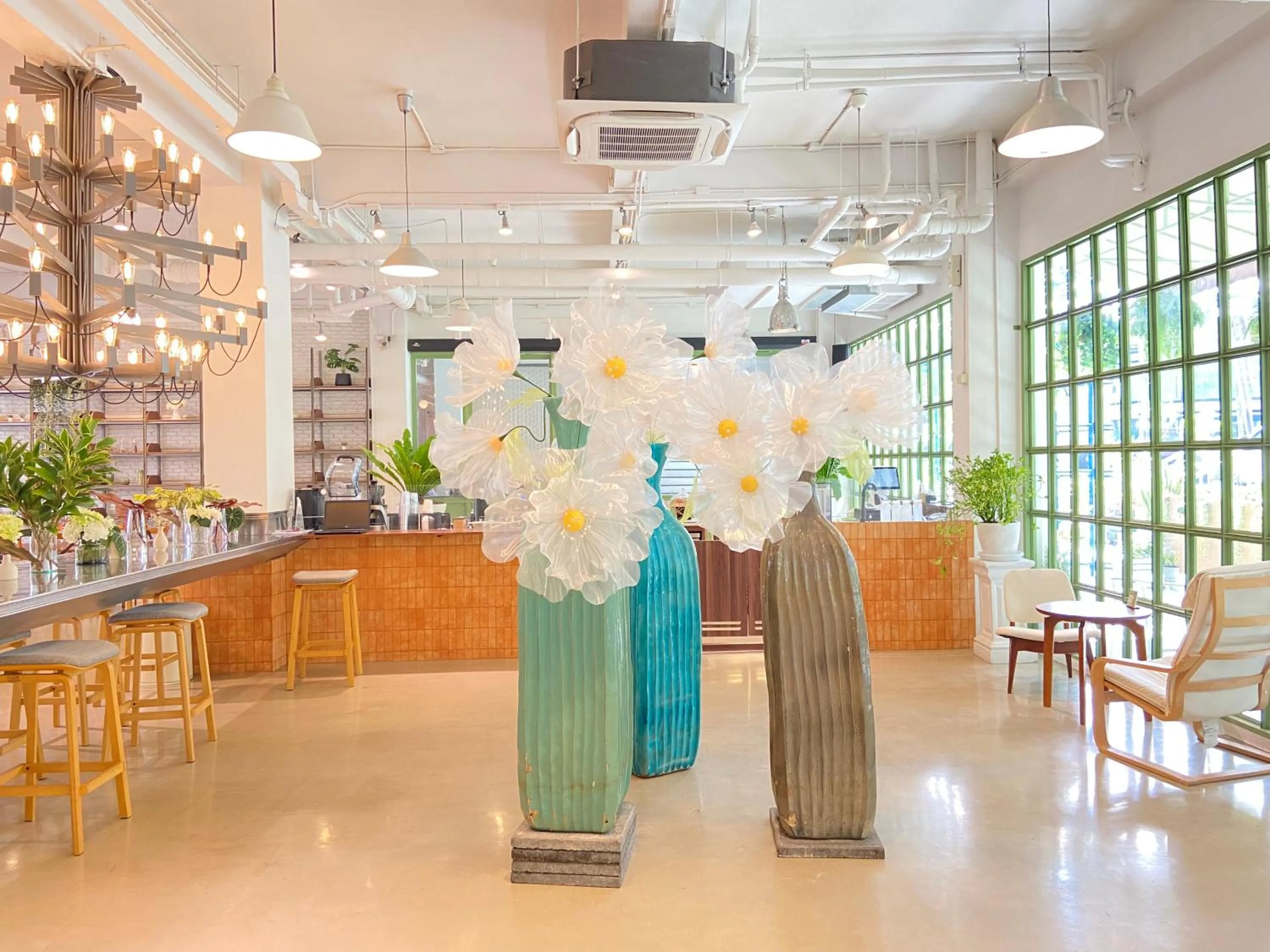 Restaurant/places to eat in Beat Hotel Bangkok