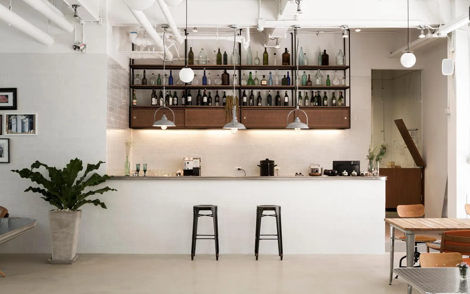 Restaurant/places to eat in Beat Hotel Bangkok