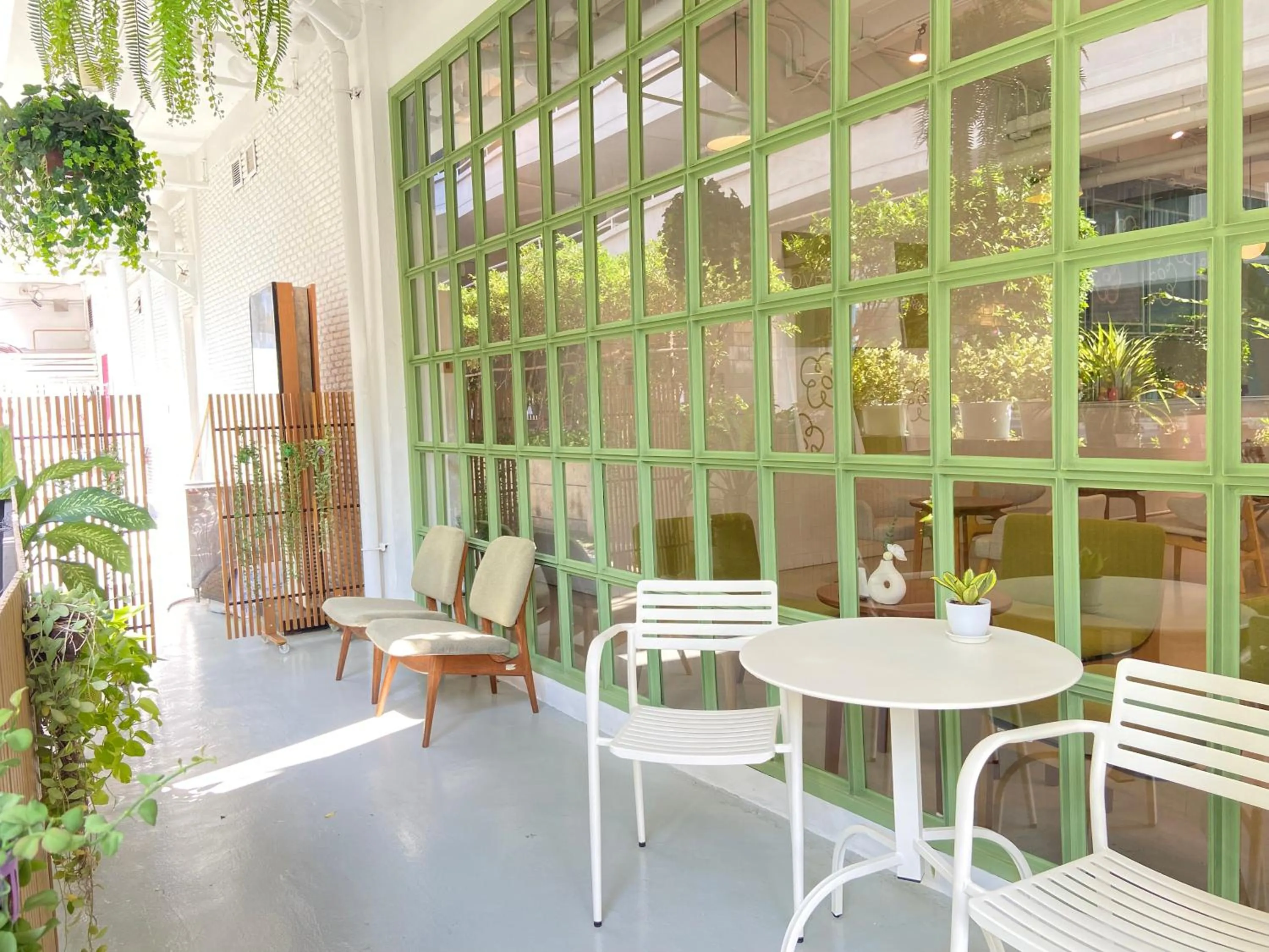 Restaurant/places to eat in Beat Hotel Bangkok