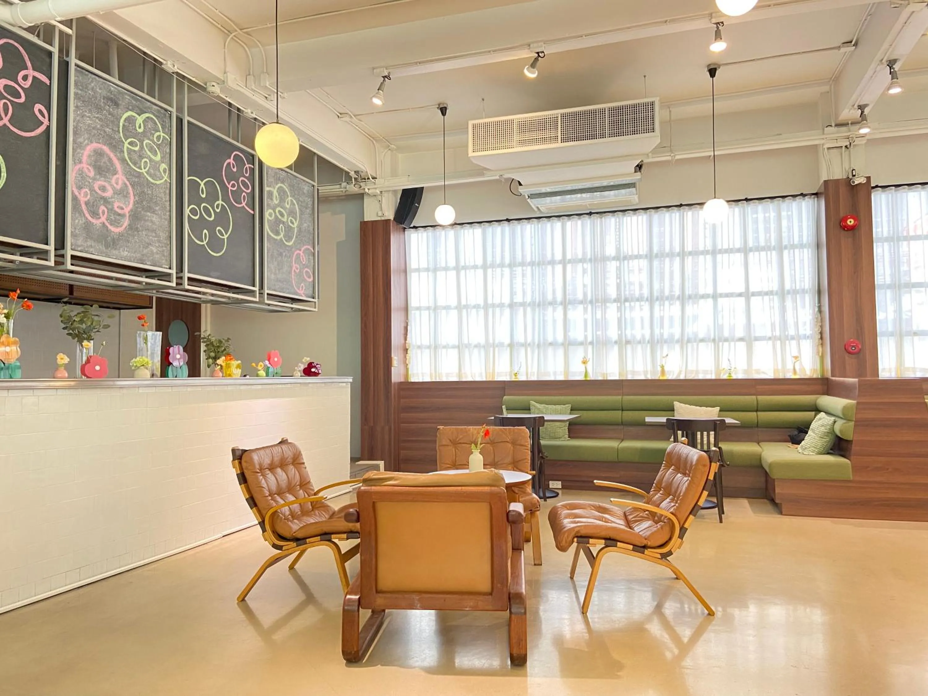 Restaurant/places to eat in Beat Hotel Bangkok