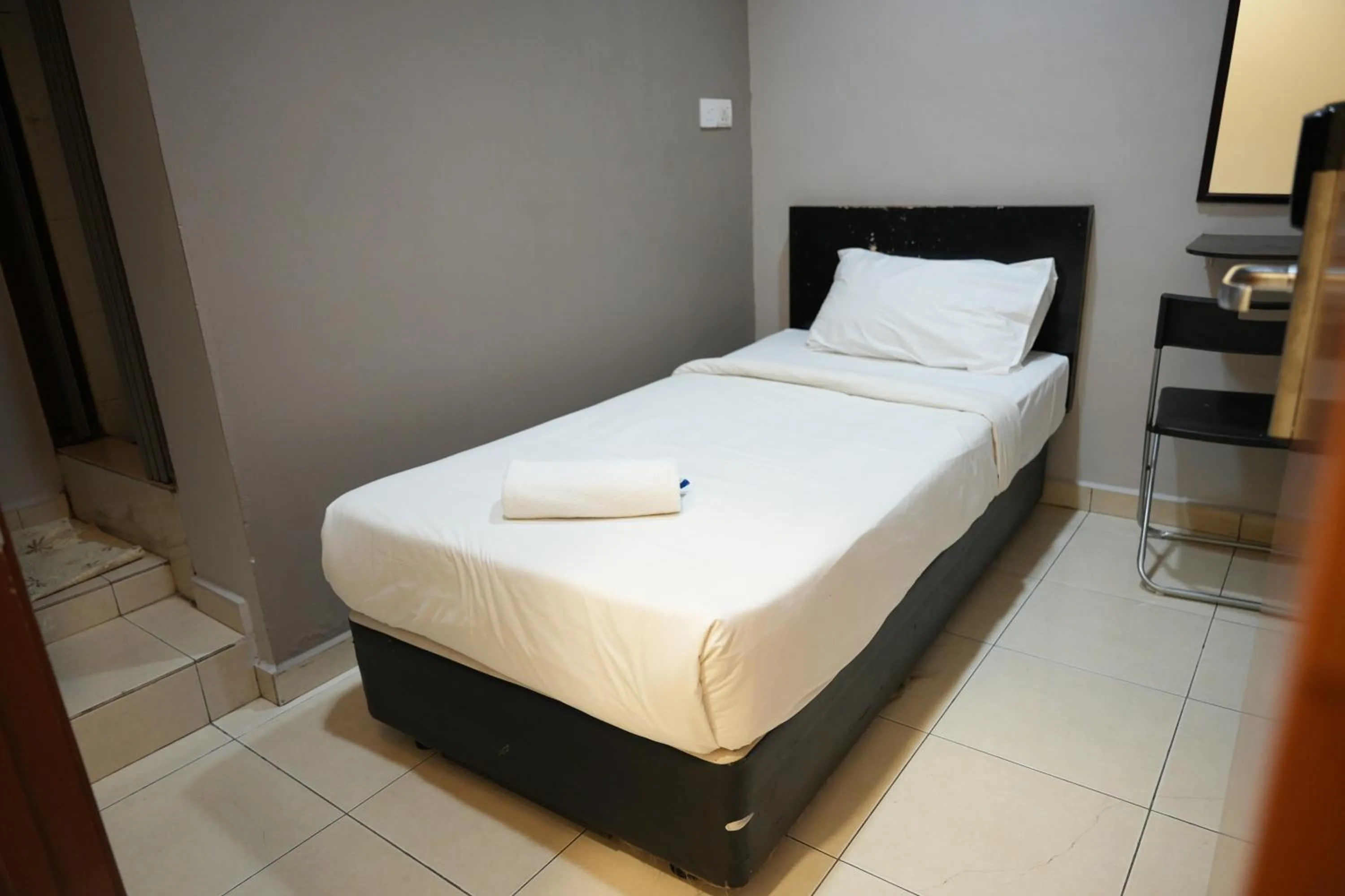 Bed in HOTEL AVATARR