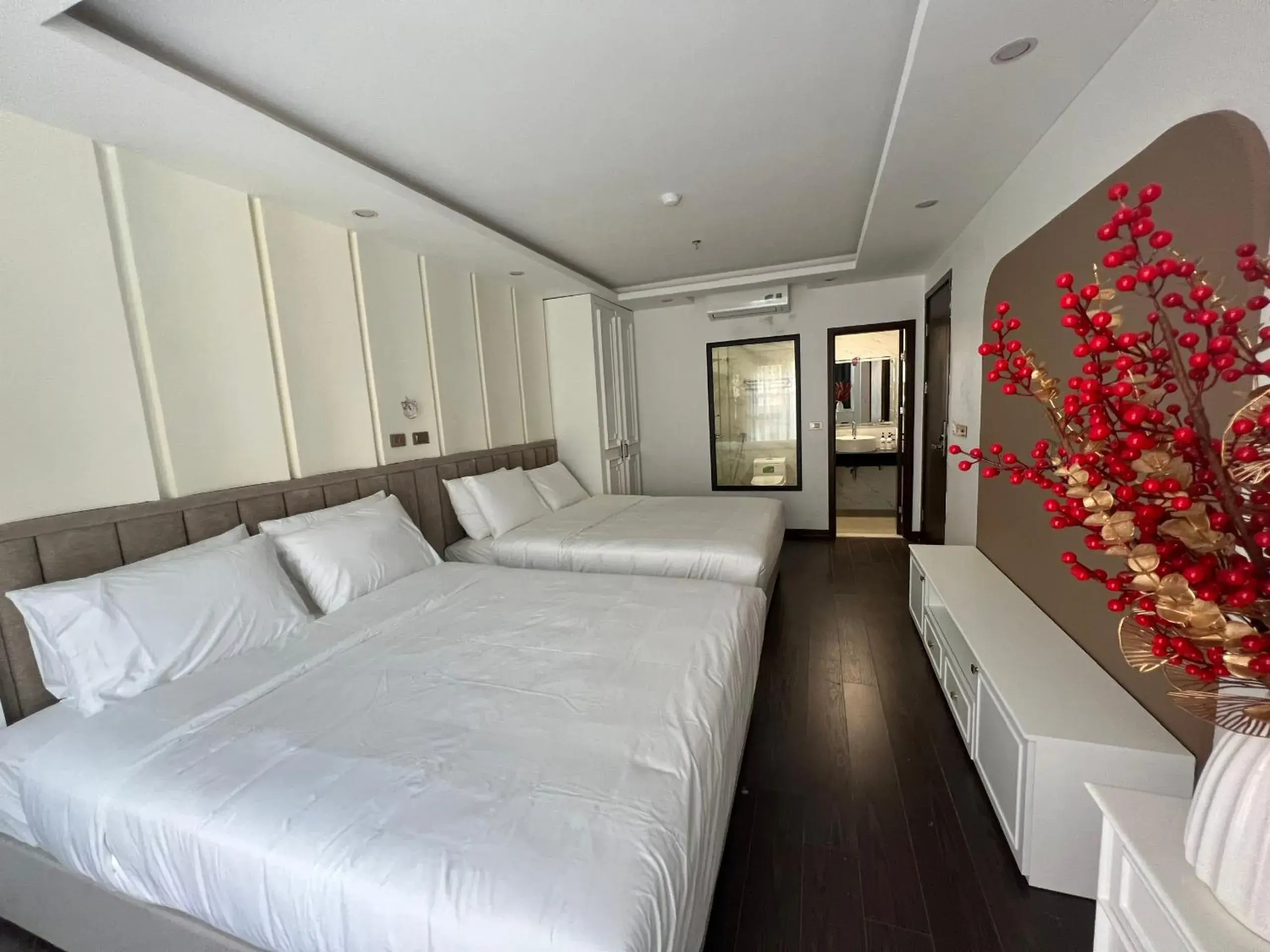 Bedroom, Bed in Royal Lotus Hotel Bedroom, Bed in Royal Lotus Hotel