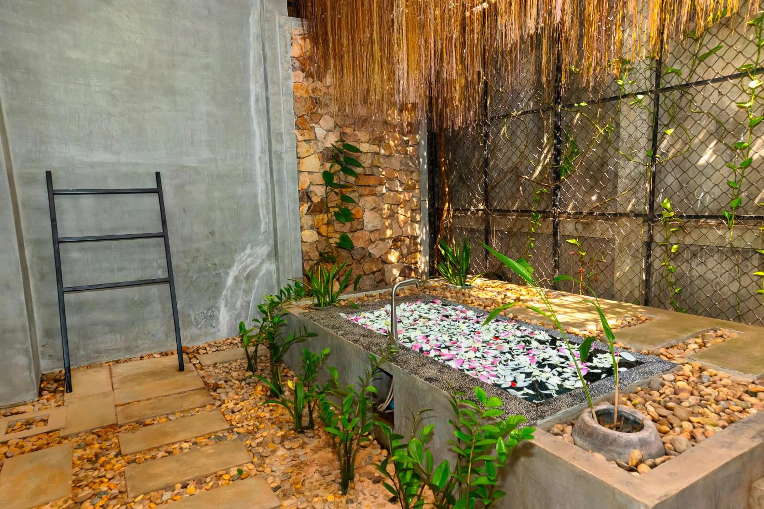 Bath in Angkor Tempora Boutique