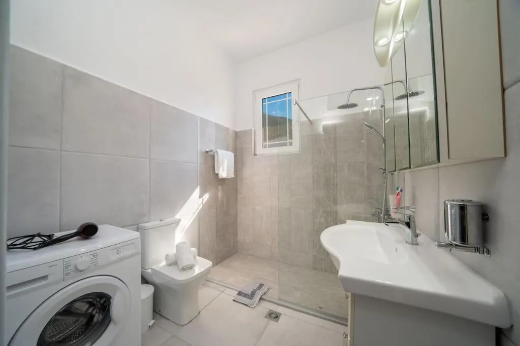 Shower in Vasilakis Apartment
