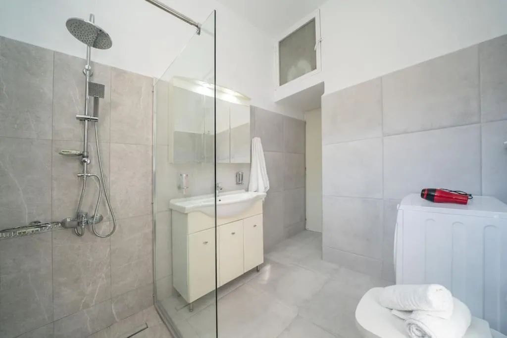 Shower in Vasilakis Apartment