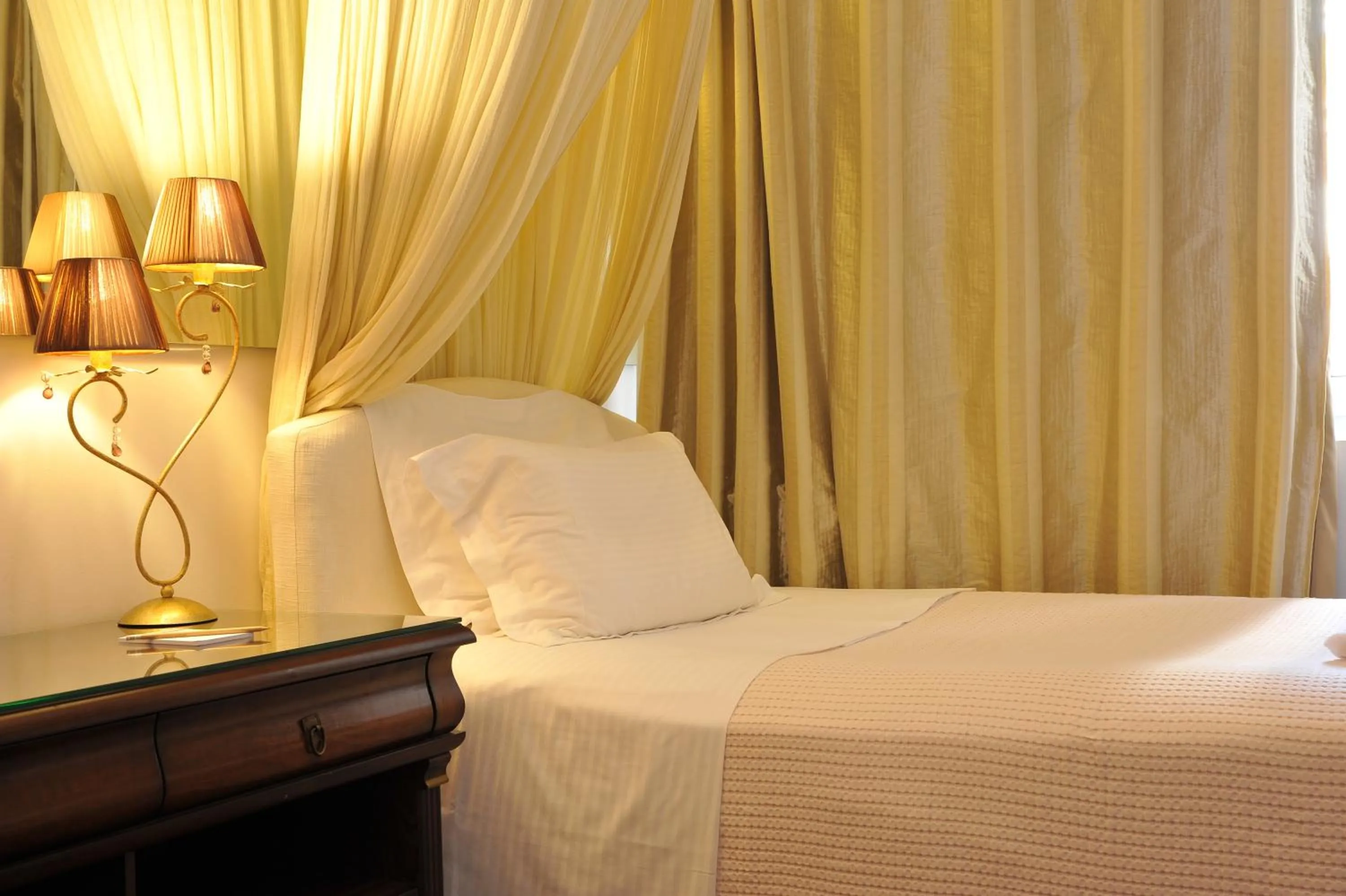 Photo of the whole room, Bed in Acropolis Museum Boutique Hotel