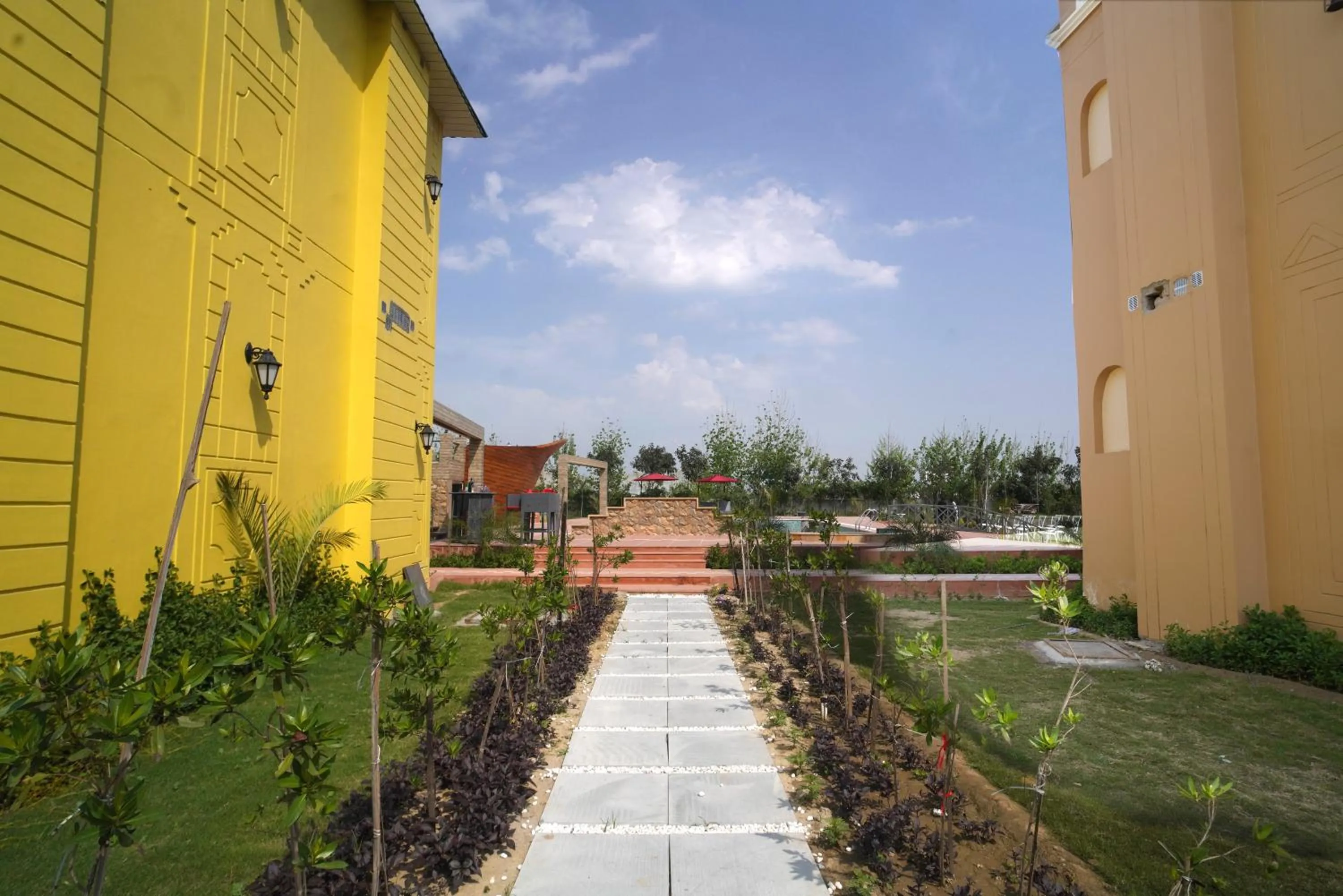 Restaurant/places to eat in 5 States Resort