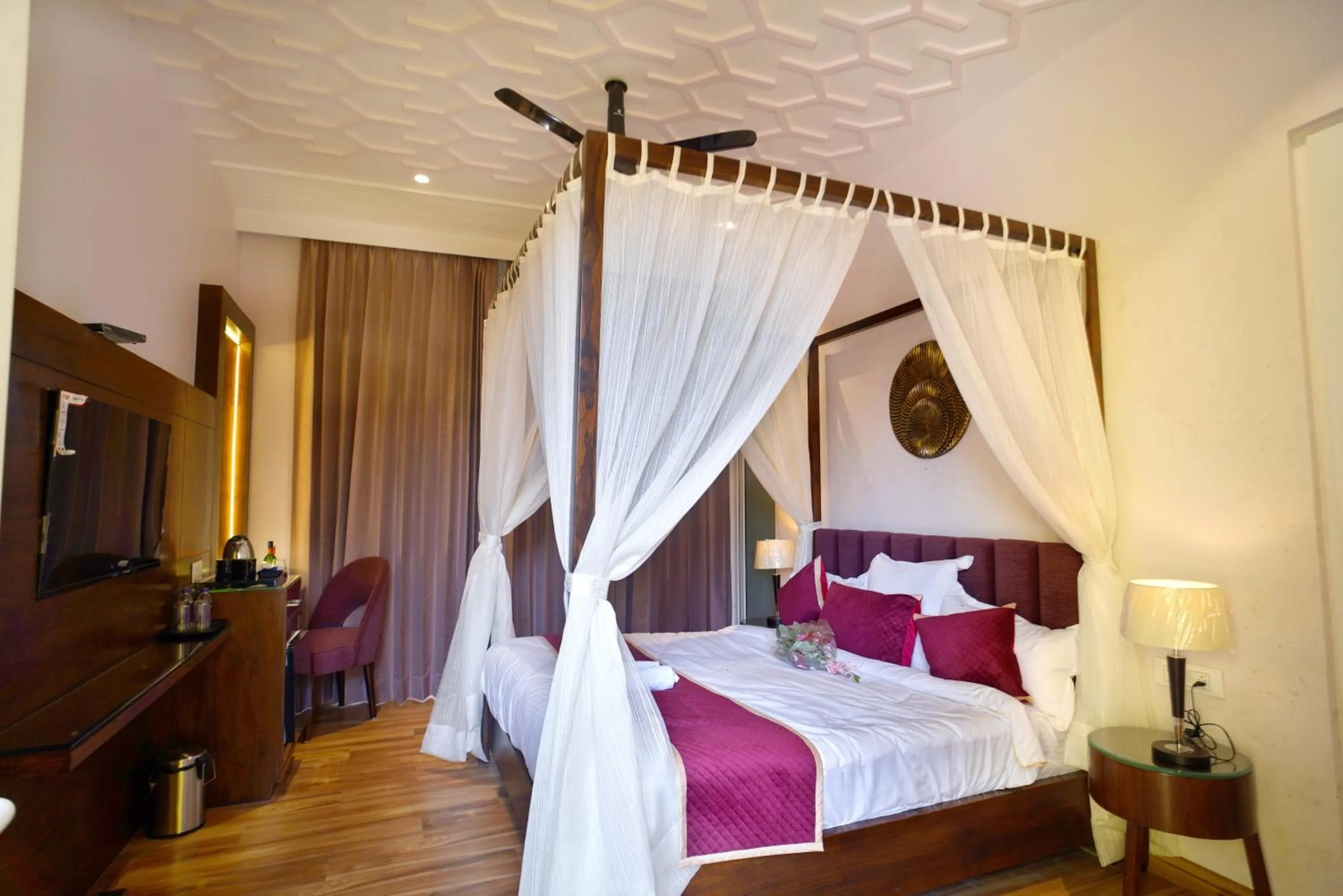 Bed in 5 States Resort