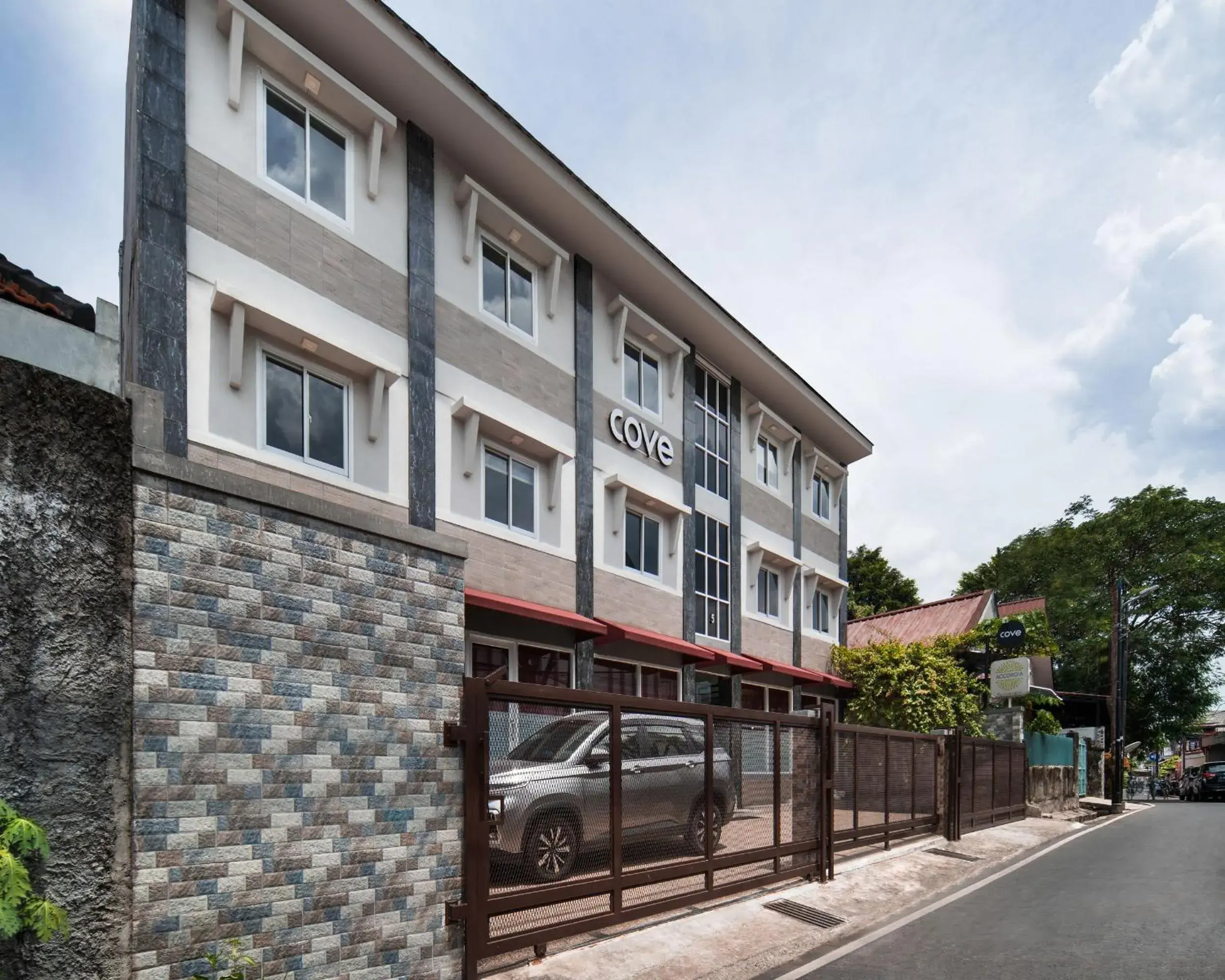 Property building in Cove Accordia Residence Property building in Cove Accordia Residence