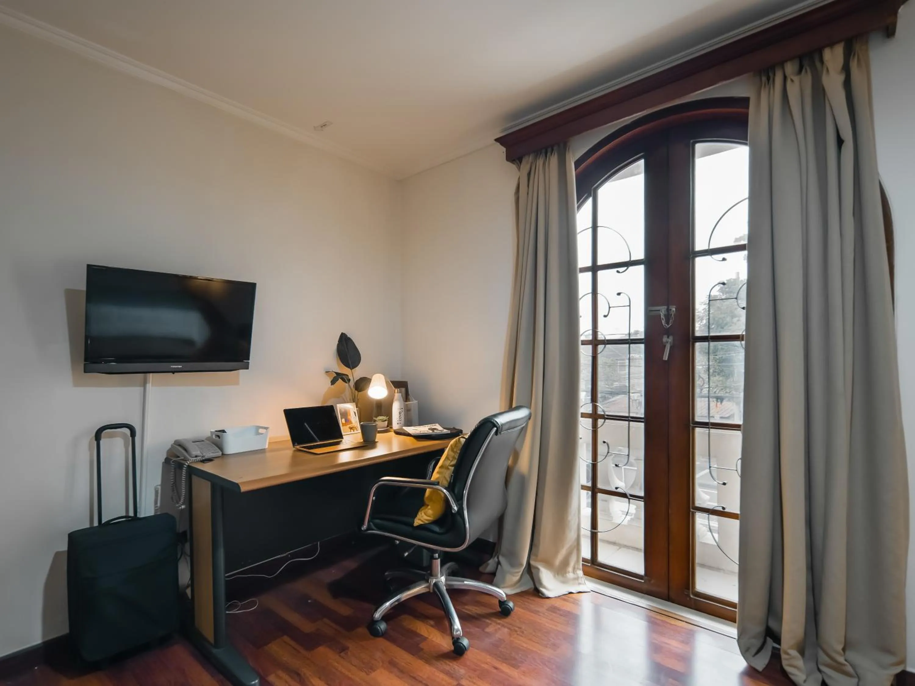 Bedroom in Cove Arimbi