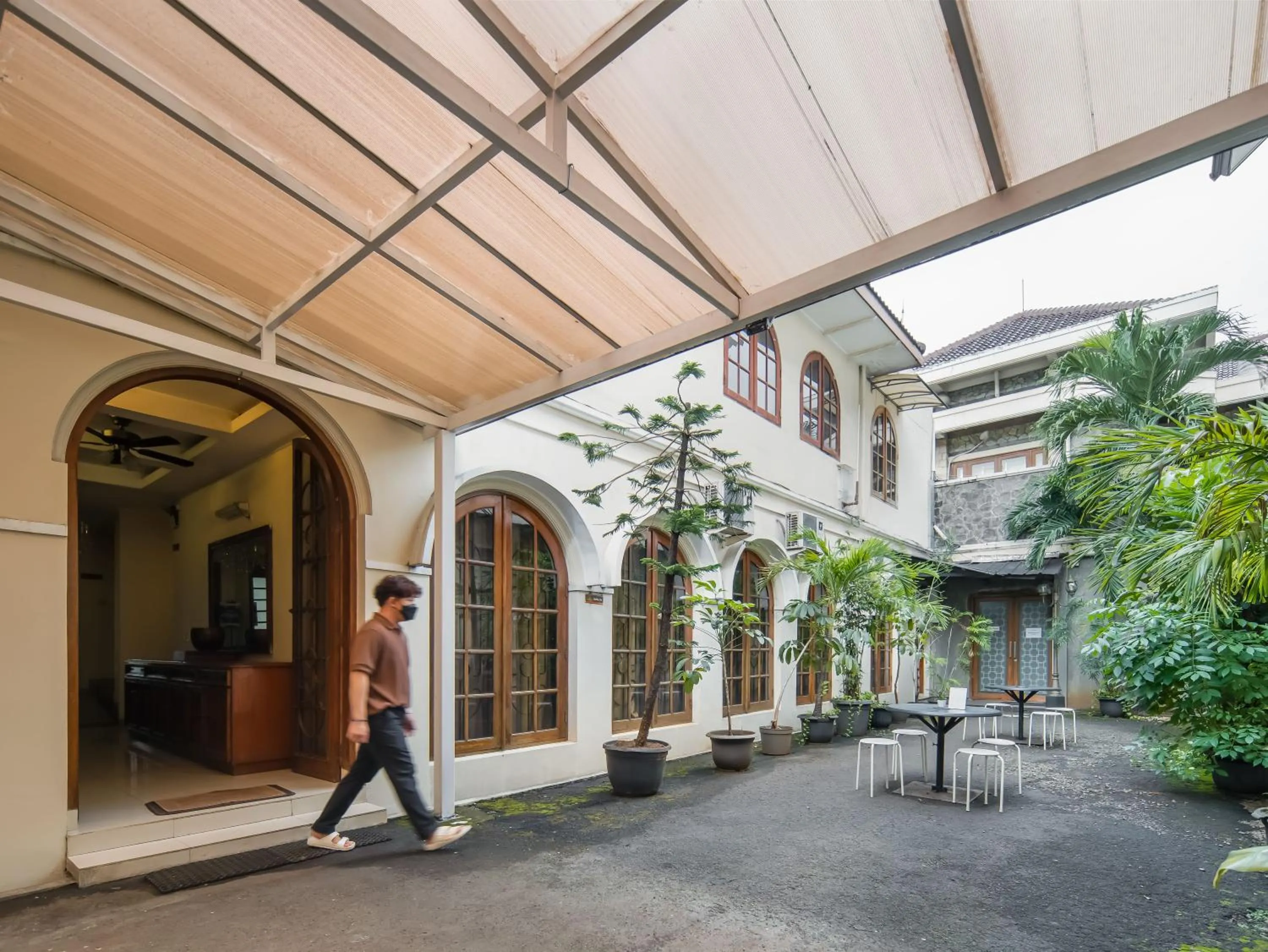 Property building in Cove Arimbi