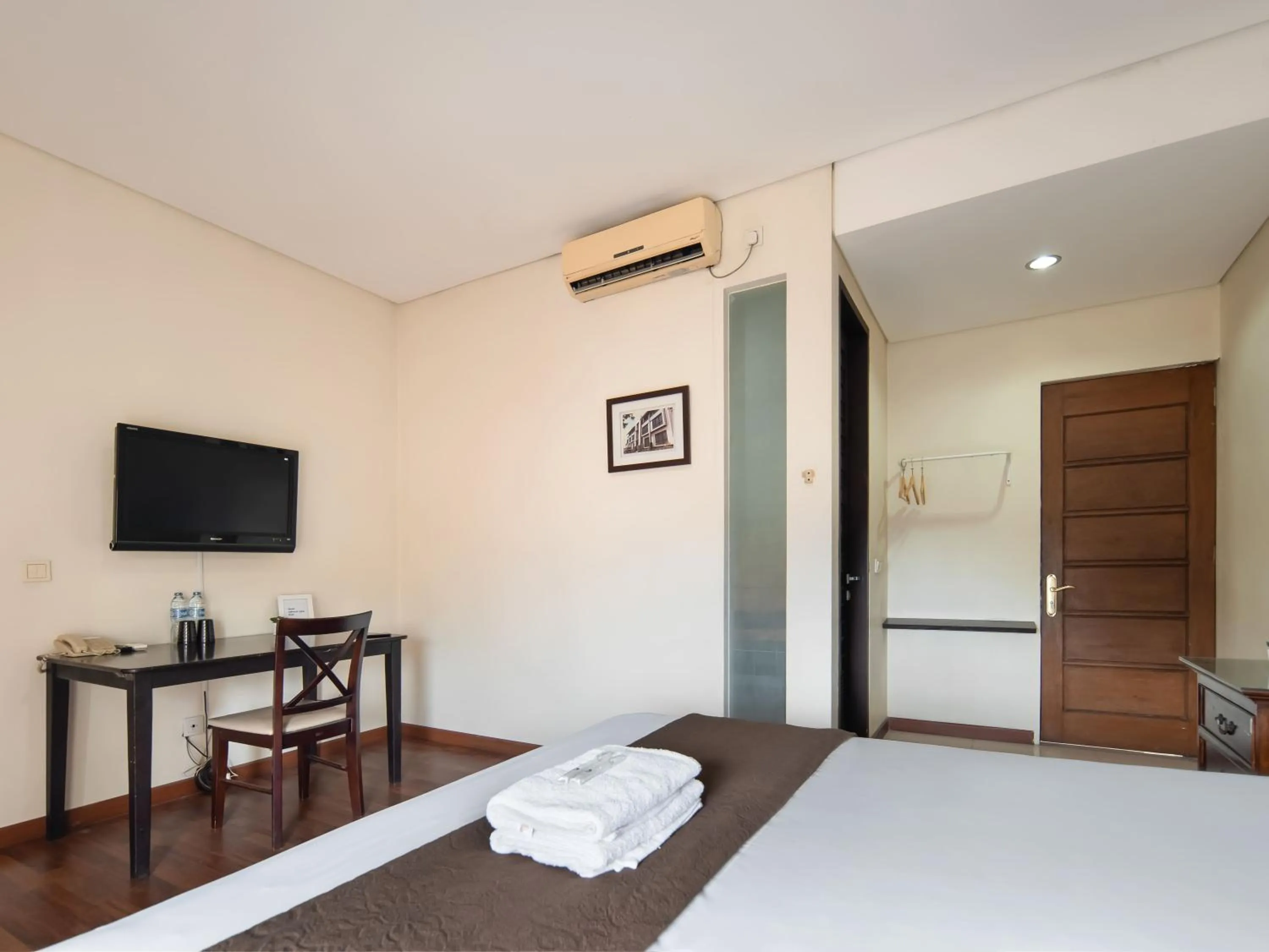 Bedroom, Bed in Cove Arimbi