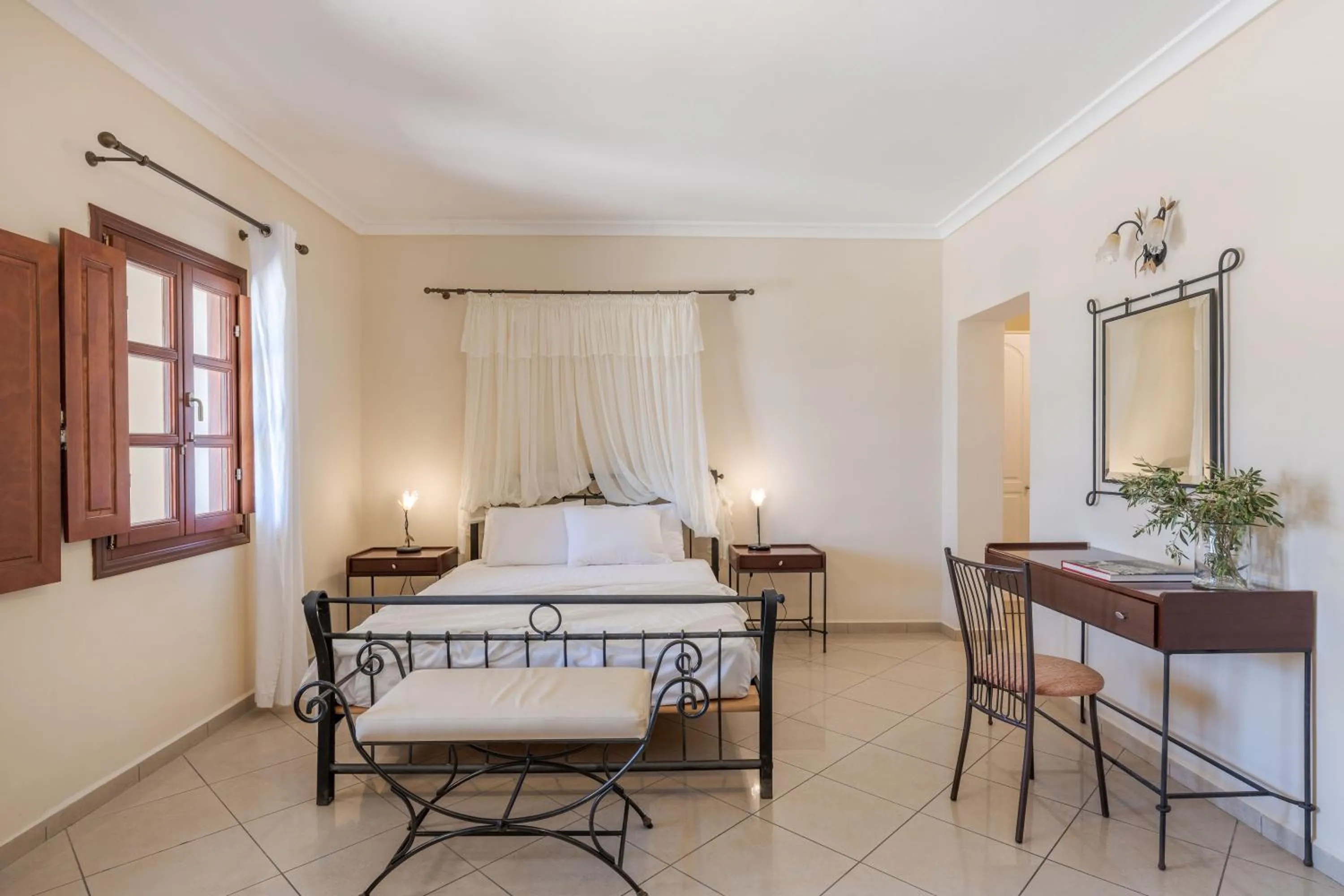 Bed in Epavlis Hotel & Spa