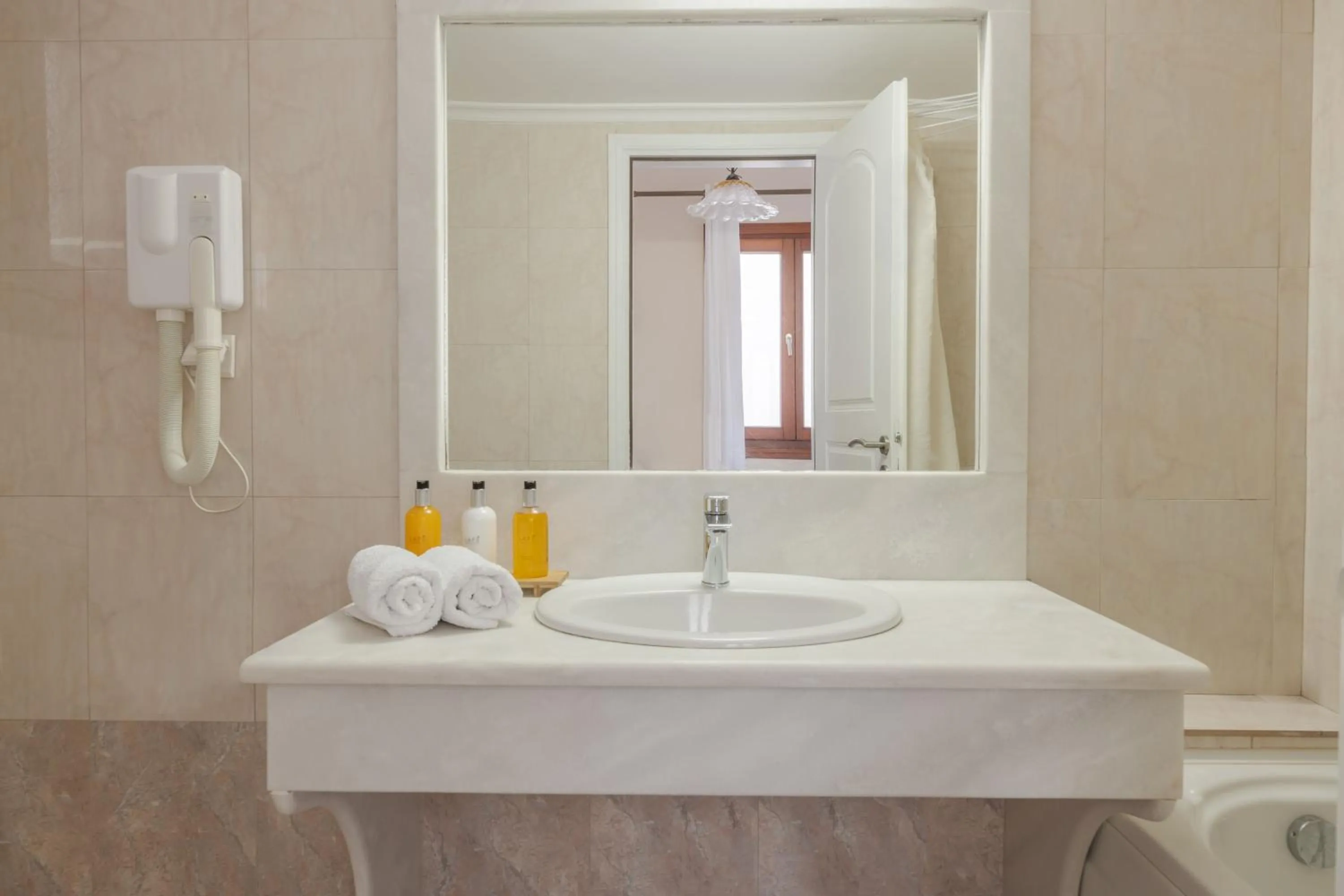 Bathroom in Epavlis Hotel & Spa