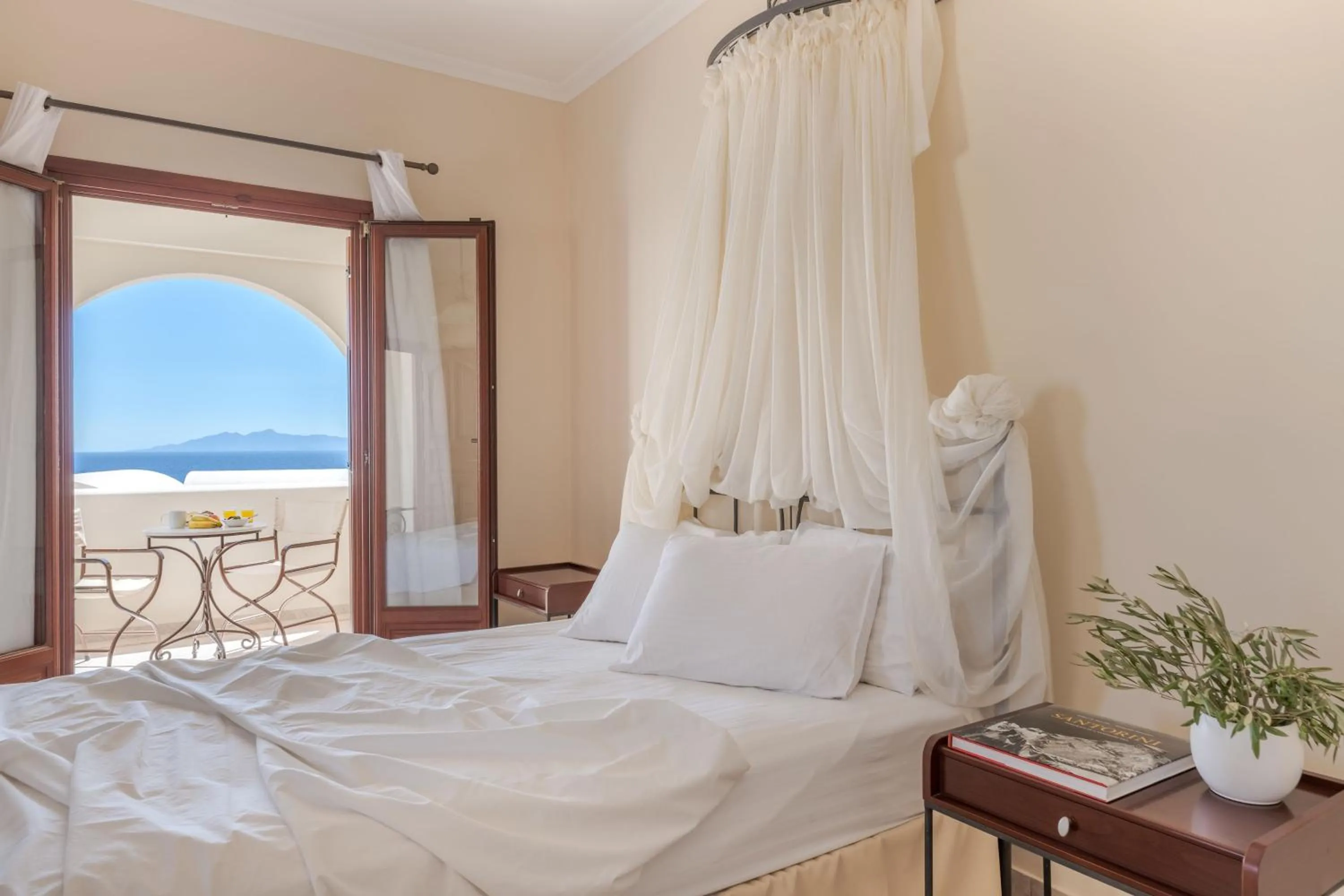 Bed in Epavlis Hotel & Spa