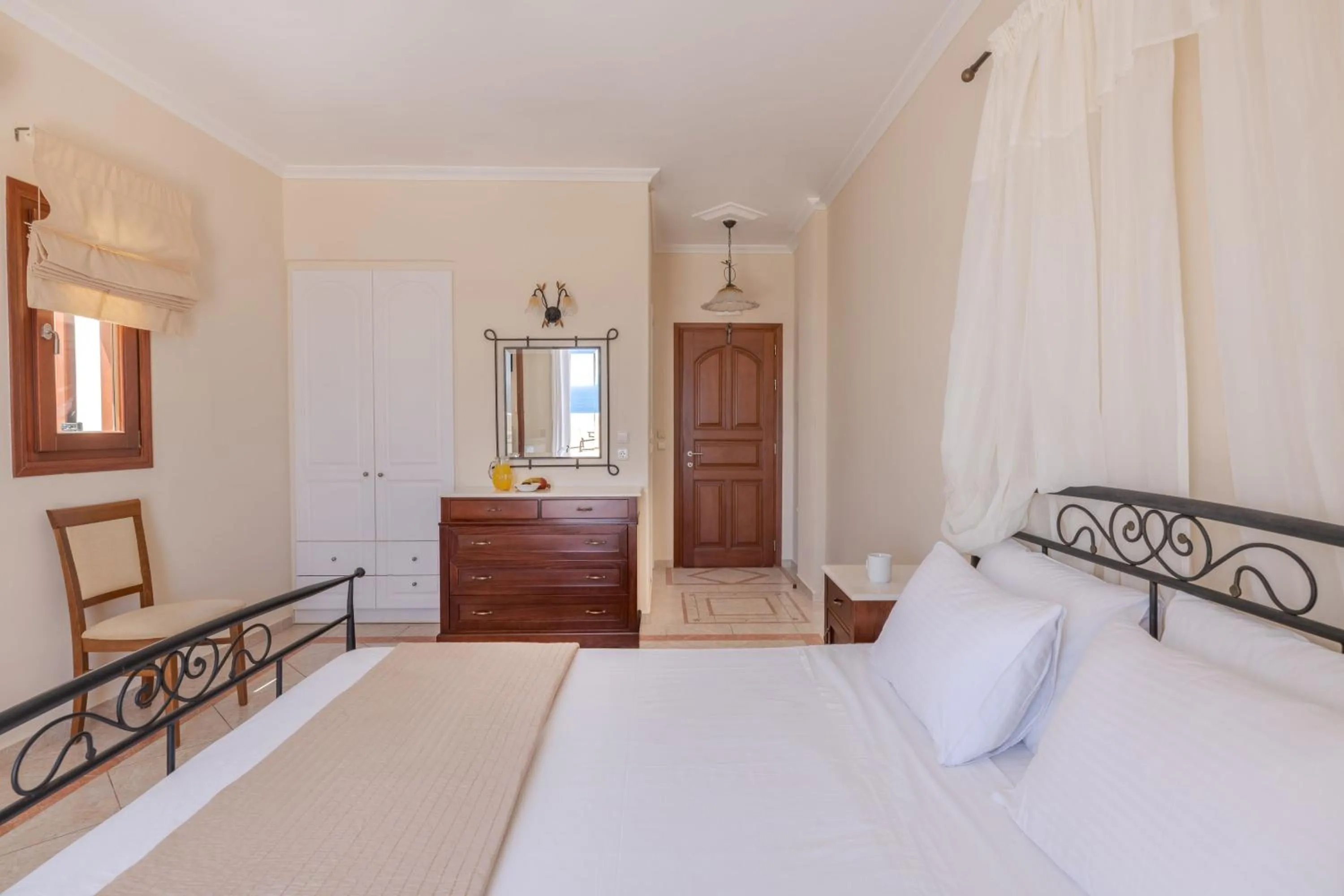 Bed in Epavlis Hotel & Spa