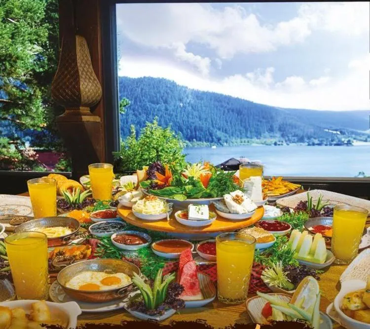 Breakfast in Abant Niz