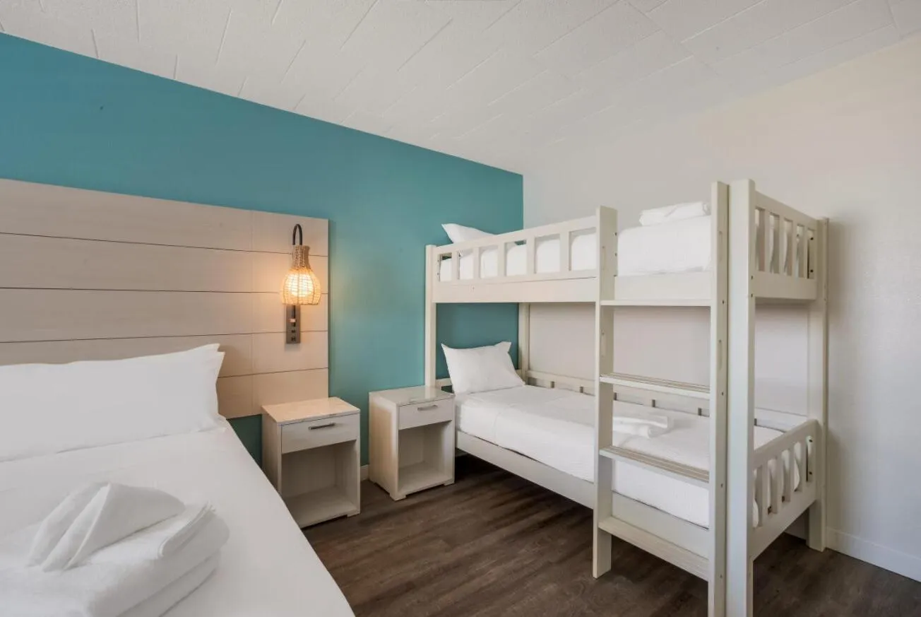 Bedroom, Bed in Hotel Cabana Oceanfront/Boardwalk