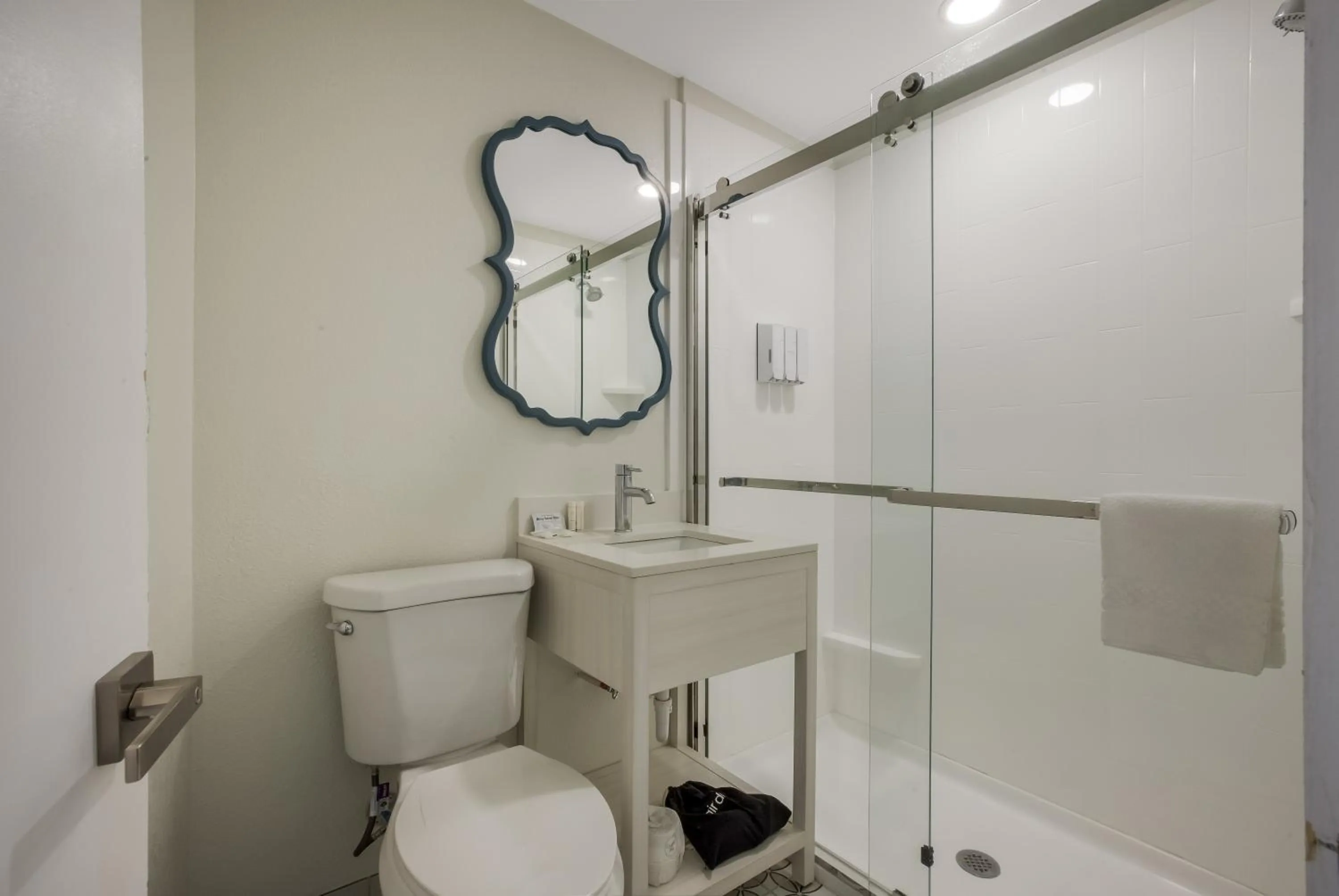 Hotel Cabana Oceanfront/Boardwalk