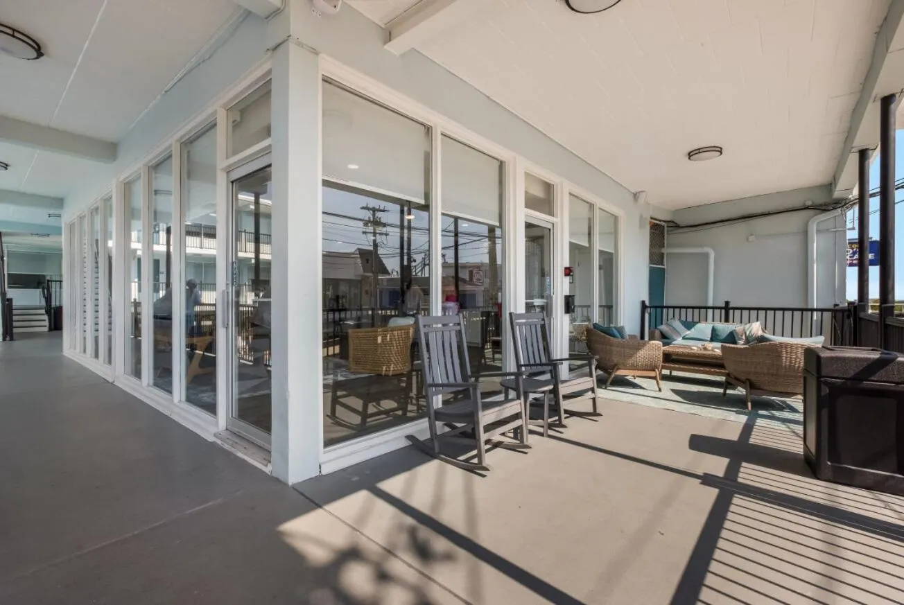 Seating area in Hotel Cabana Oceanfront/Boardwalk