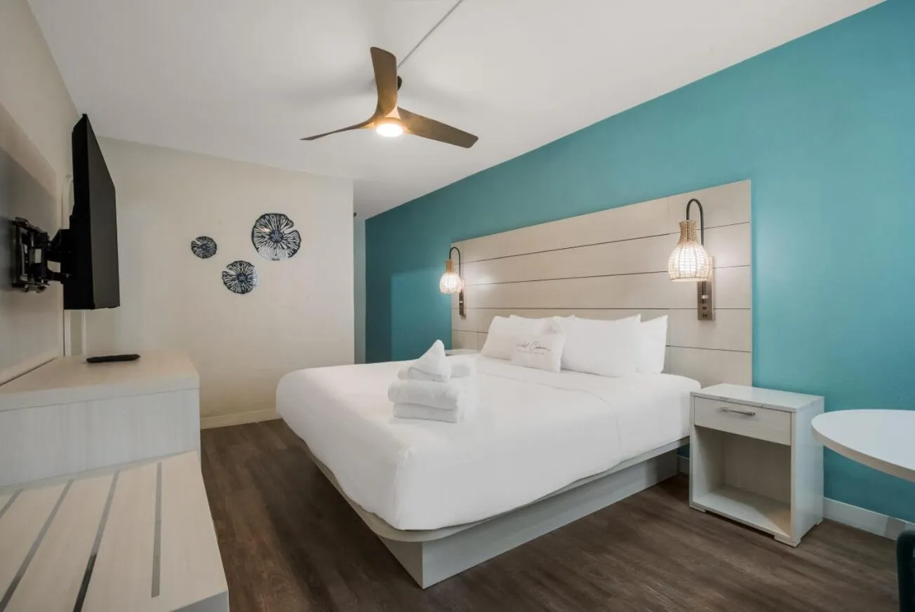 Bedroom, Bed in Hotel Cabana Oceanfront/Boardwalk