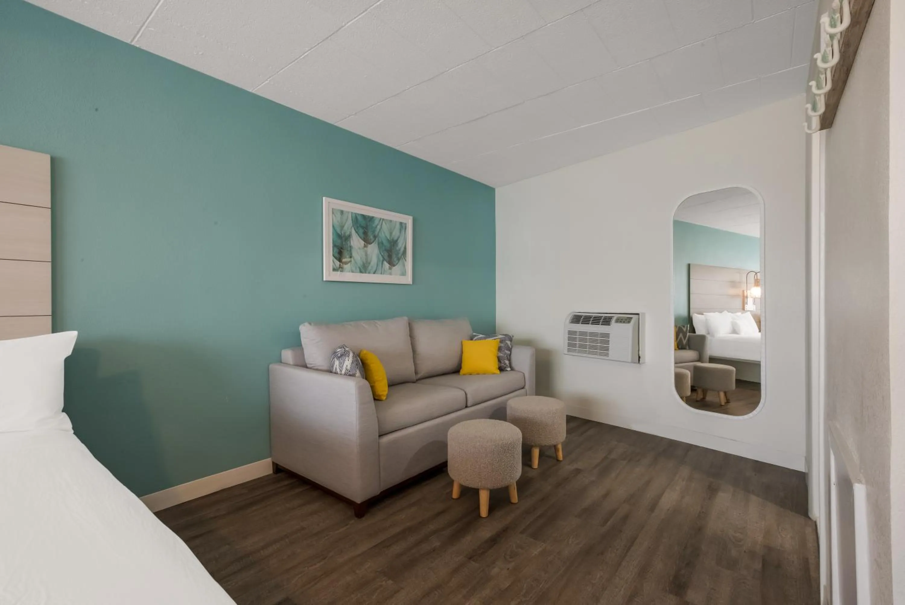 Bed in Hotel Cabana Oceanfront/Boardwalk