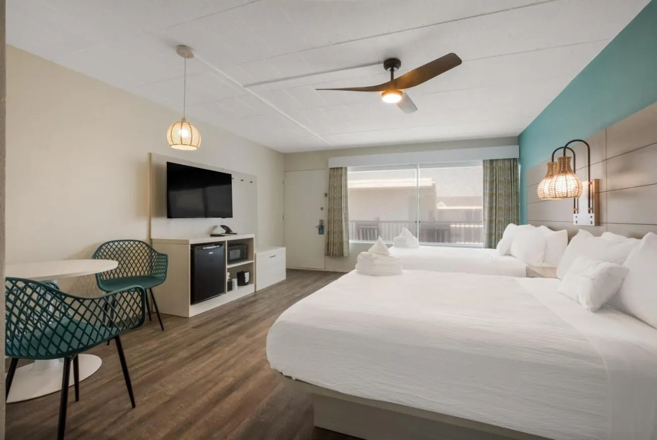 Bedroom, Bed in Hotel Cabana Oceanfront/Boardwalk